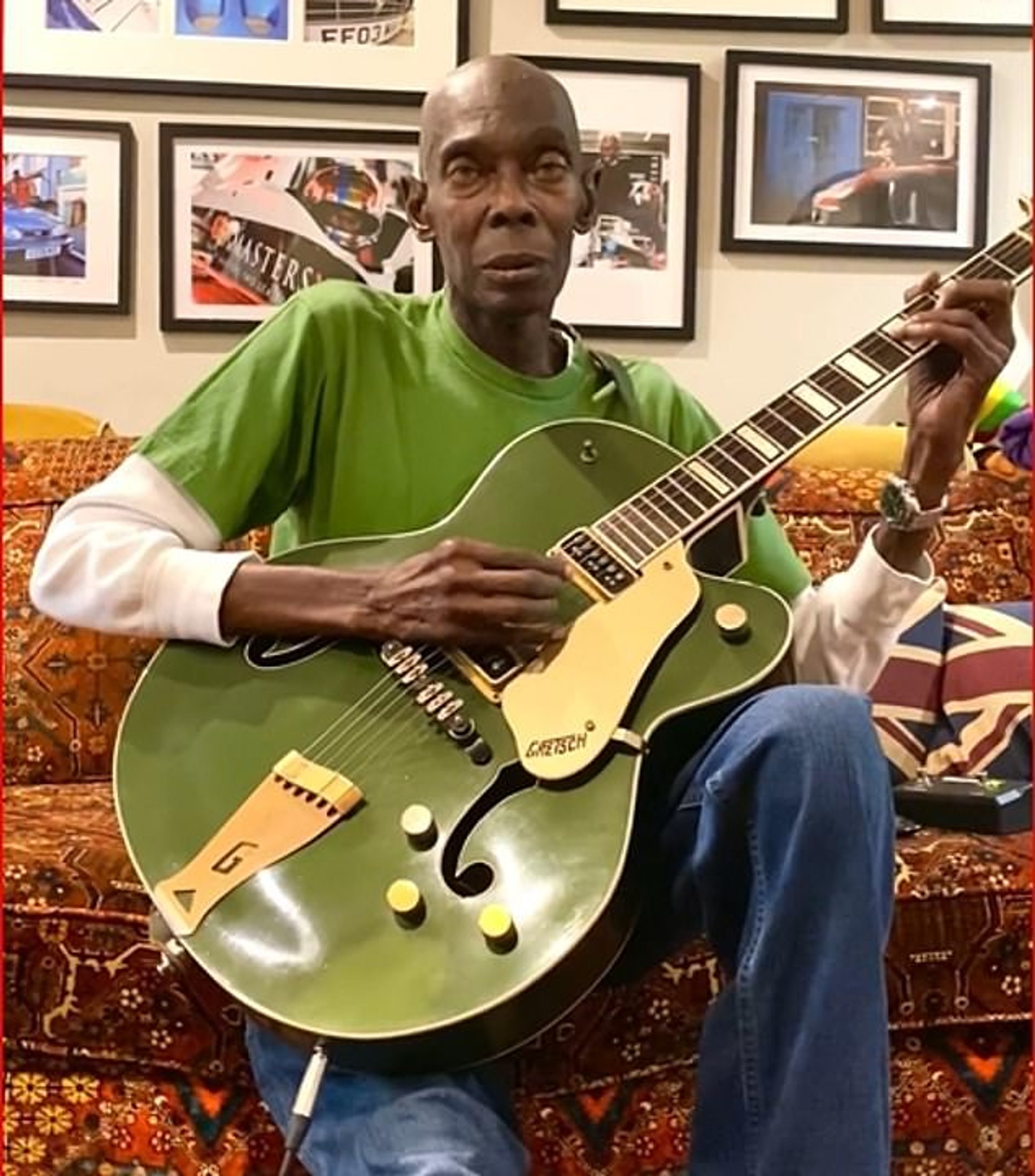 Всего четыре недели назад Фрейзер поделился в социальных сетях видео, в котором он репетирует новую музыку