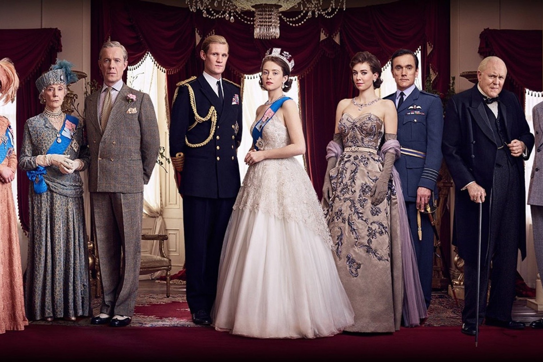 The crown. Сериал корона 1 сезон. Лорд Маунтбеттен в сериале корона. Королева сериал Нетфликс. Сериал корона Букингемский дворец.