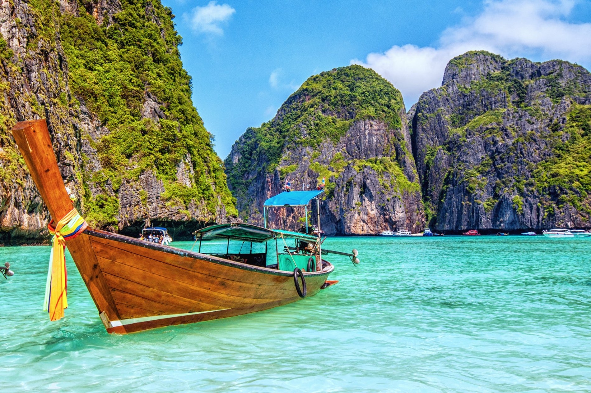 Таиланд. Райские острова Пхи Пхи. Лодки Пхи Пхи. Касторленд Пхи Пхи. Пхи Пхи Таиланд яхты.