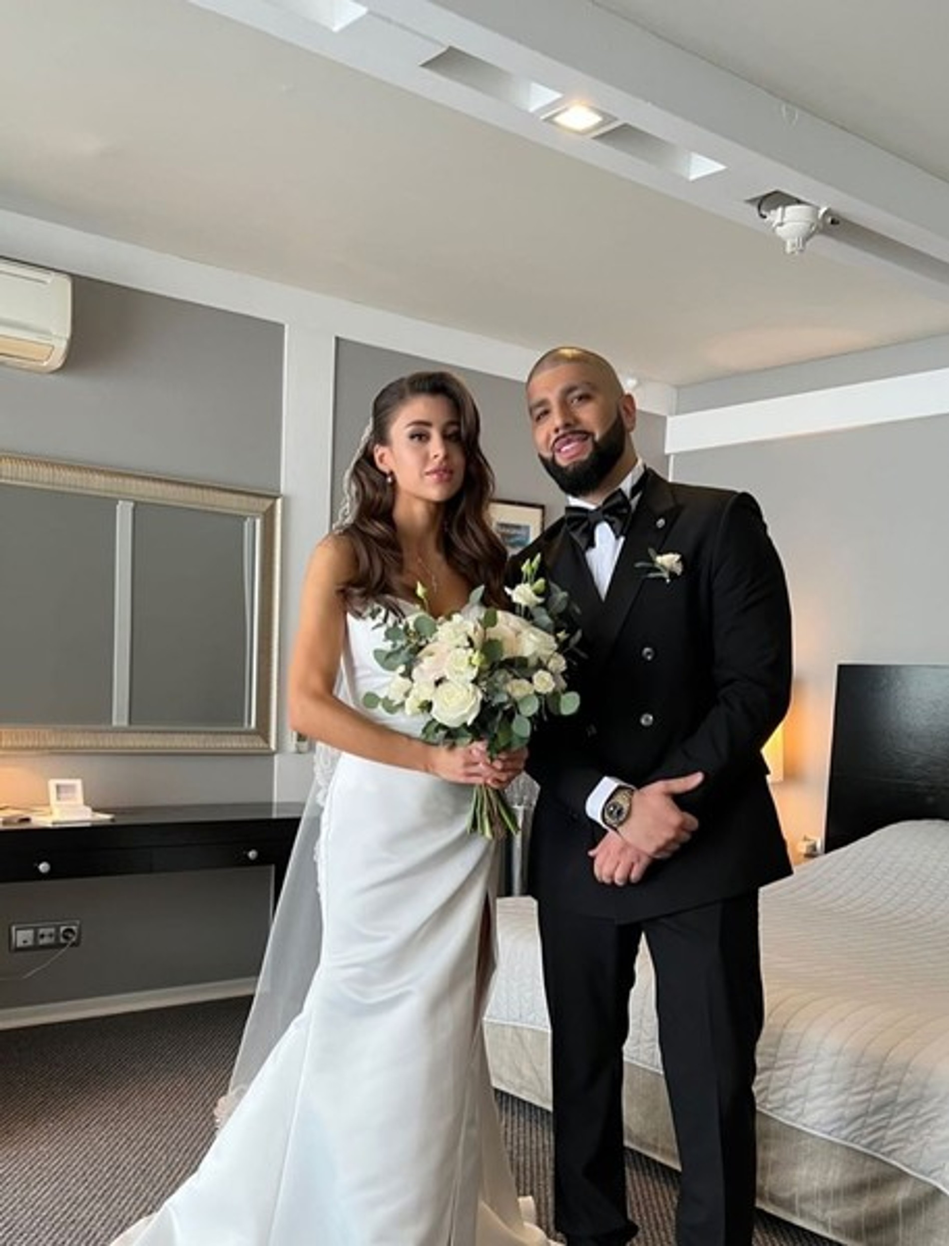 Артем Качер с женой Александрой Рабаджиевой
Фото: Инстаграм (запрещен в РФ) Артема Качера