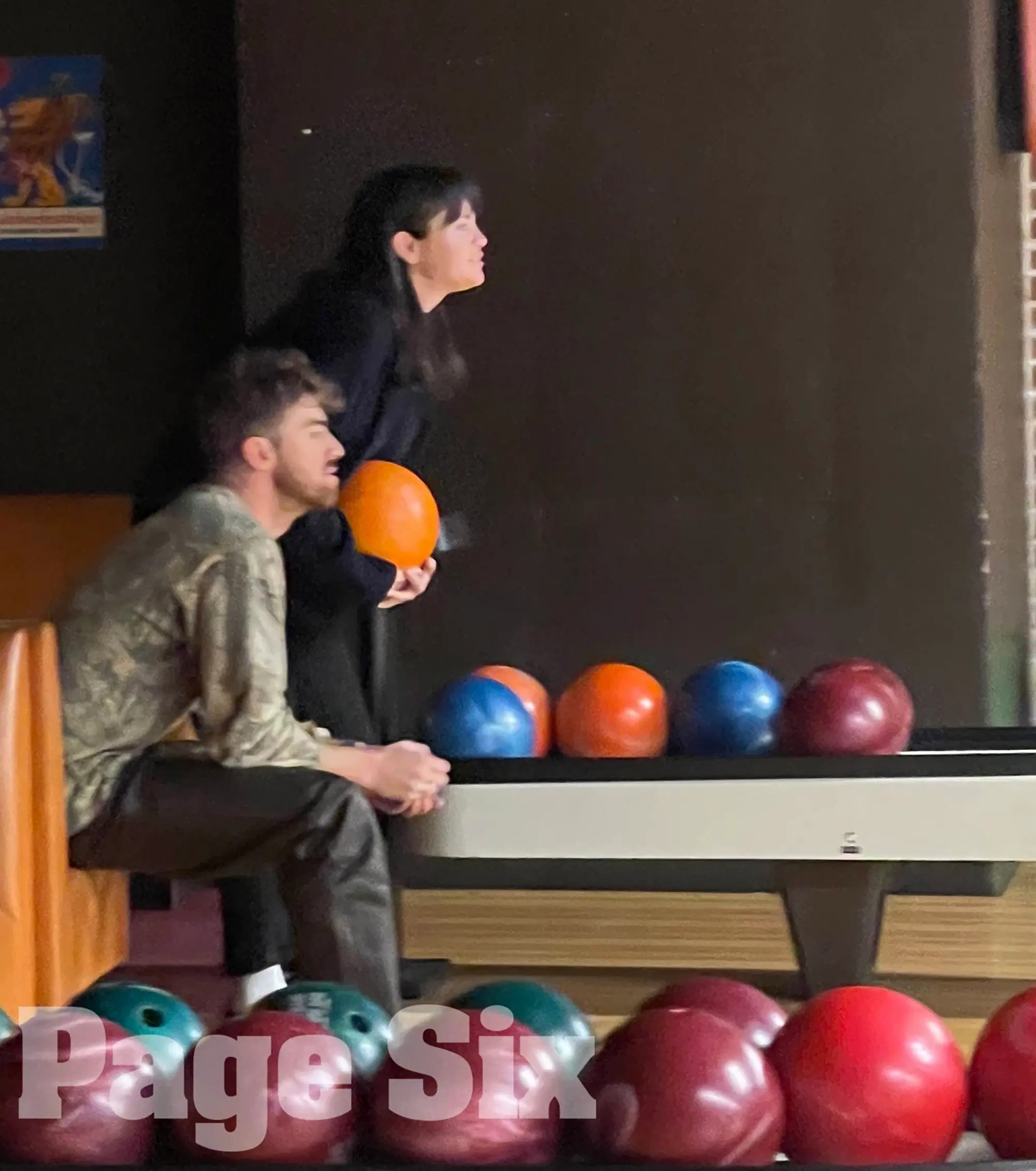 Селена Гомес и Эндрю Таггарт на свидании в нью-йоркском боулинге
Фото: Page Six