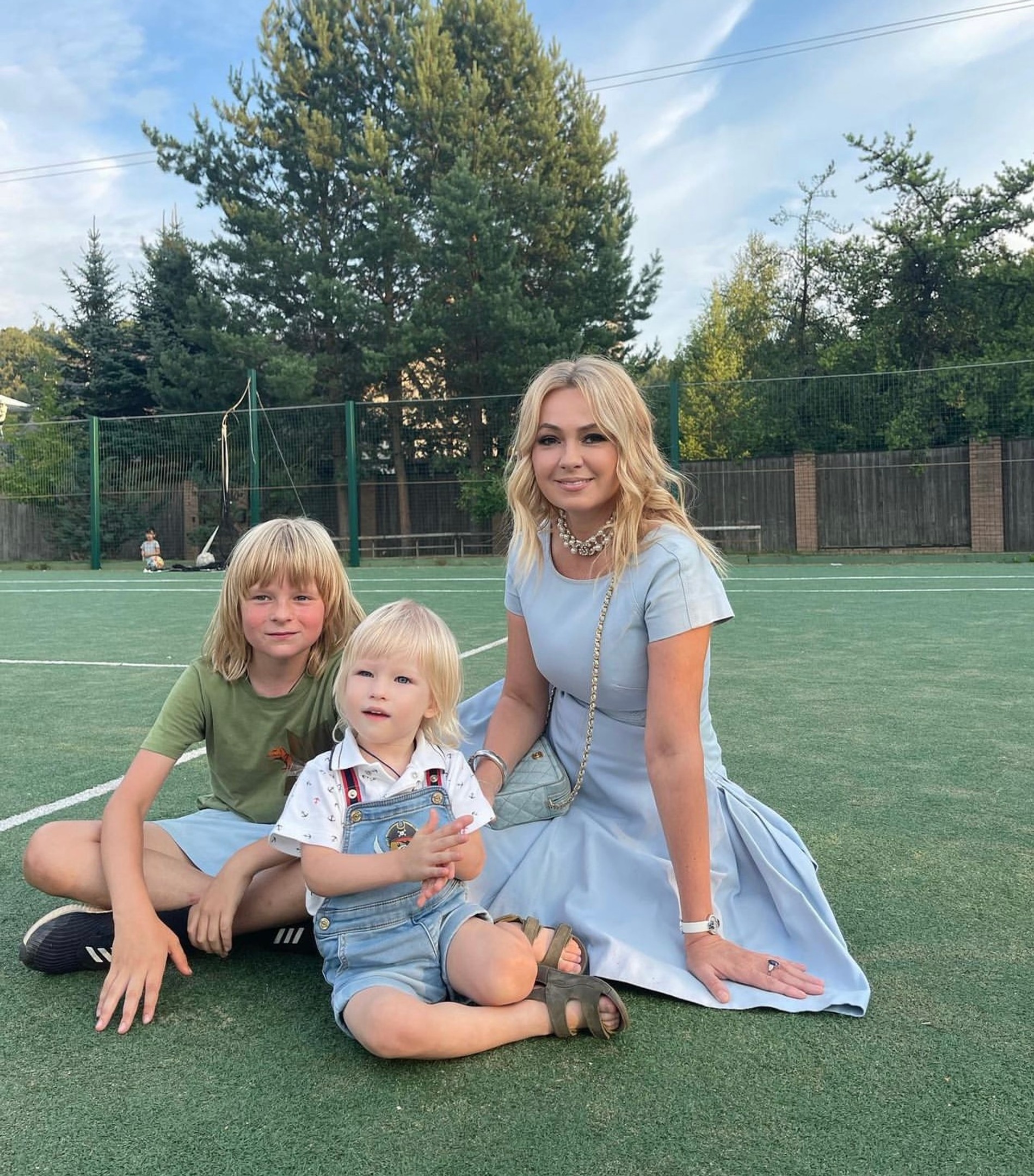 Яна Рудковская с сыновьями
Фото: Инстаграм (запрещен в РФ)