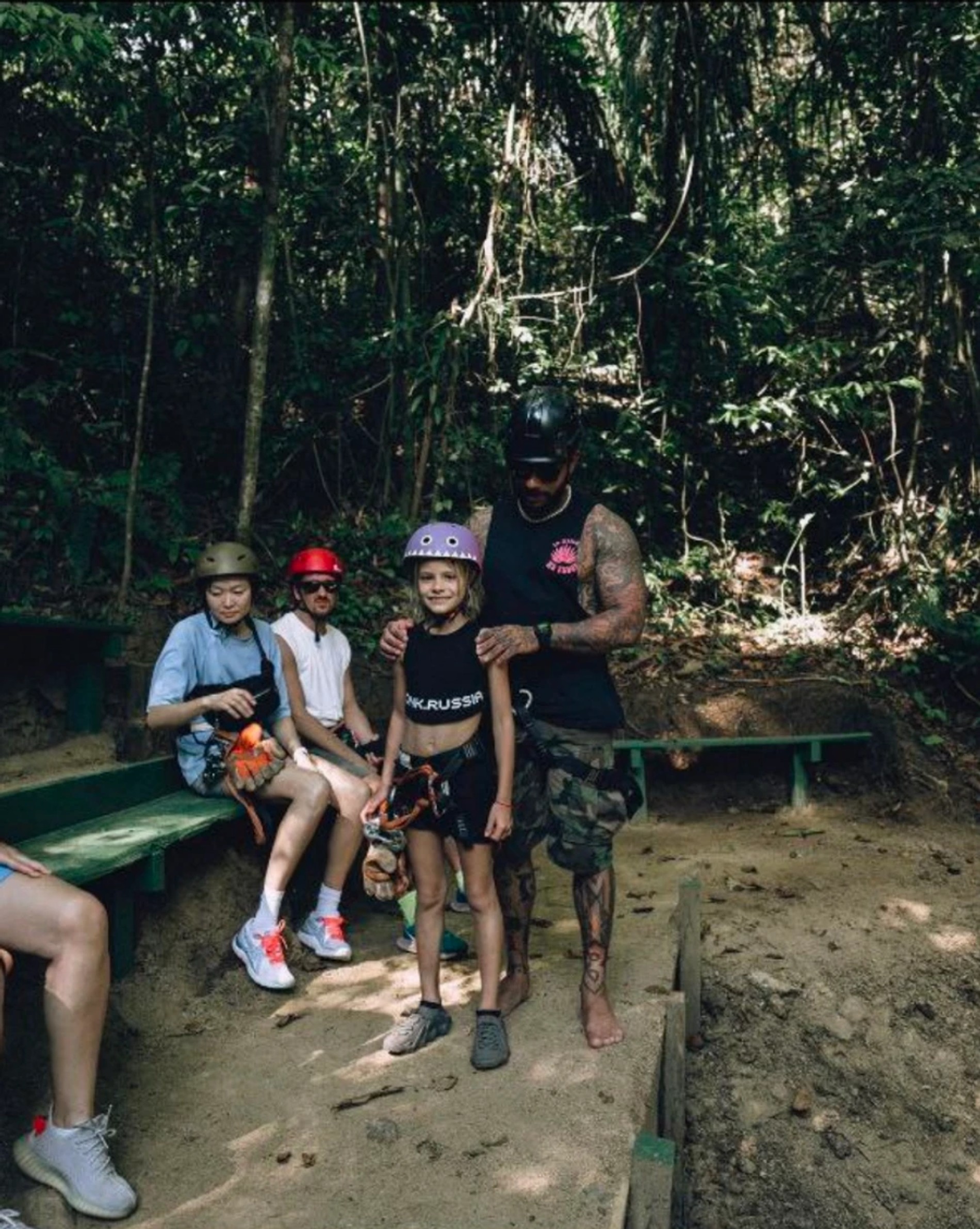 Тимати и его дочь Алиса перед стартом на Zip Line
Фото: Инстаграм (запрещен в РФ)