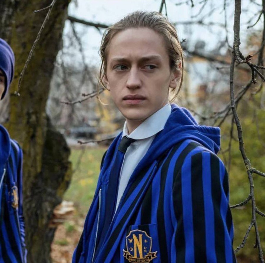 Звезду сериала «Уэнсдей» обвинили в изнасиловании — Super.ru