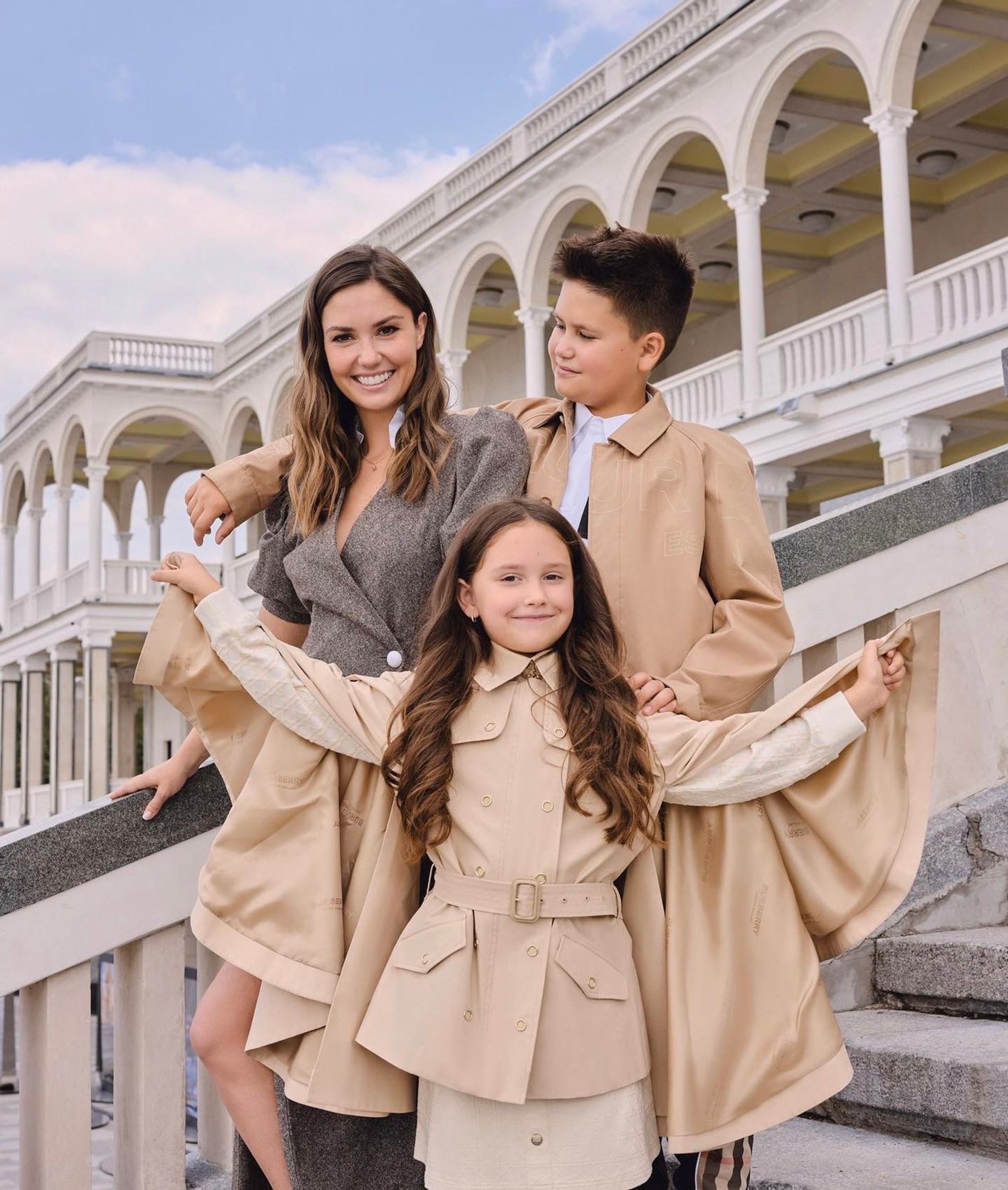 Агата Муцениеце с детьми от Павла Прилучного
Фото: Инстаграм (запрещен в РФ)