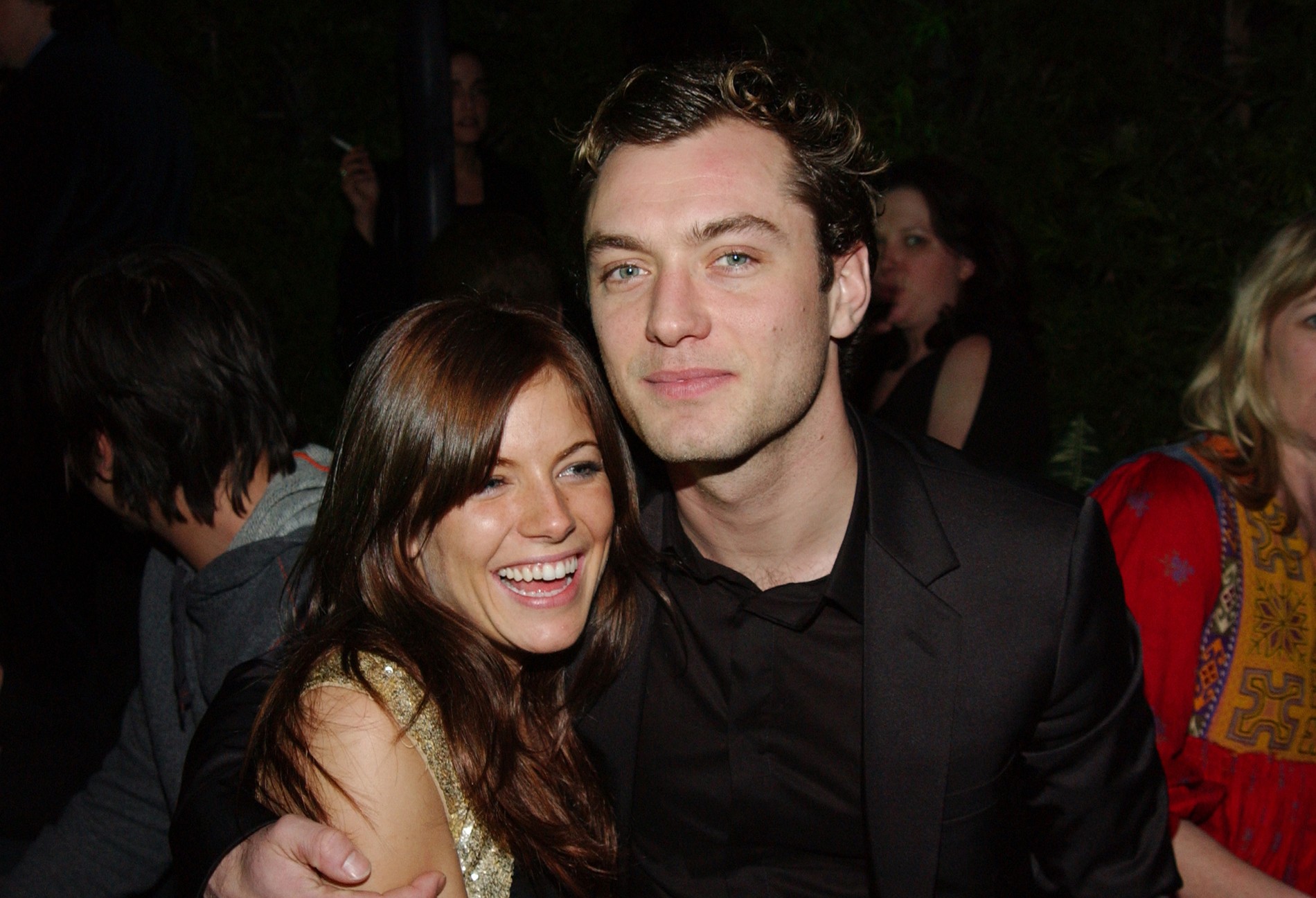 Джуд Лоу и Сиенна Миллер
Фото: Getty Images