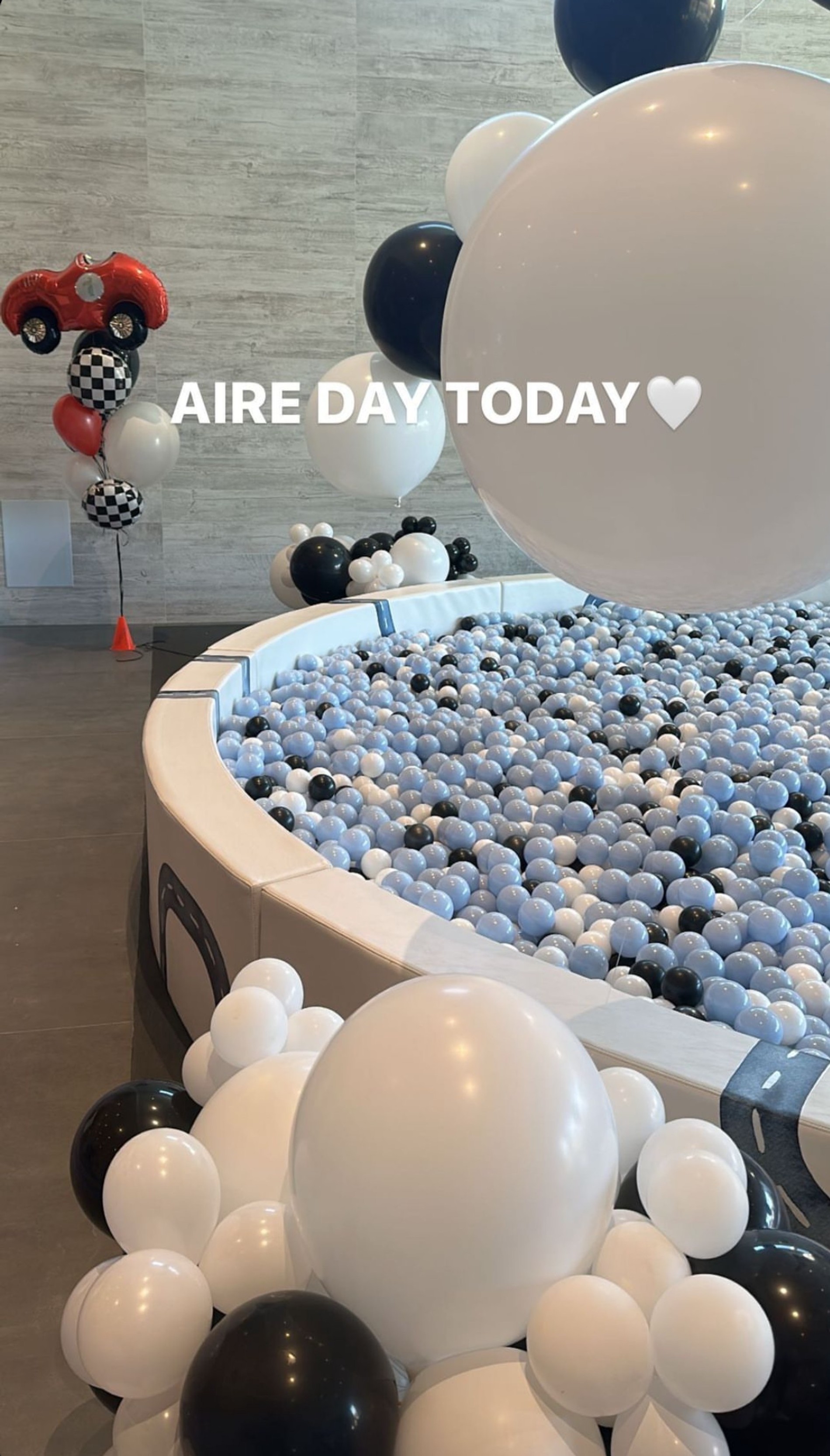 День рождения Эйра
Фото: Инстаграм (запрещен в РФ) / @kyliejenner