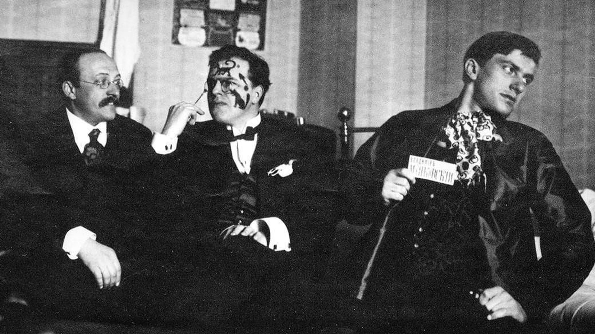Андрей Шемшурин, Давид Бурлюк, Владимир Маяковский. Источник: Артгид