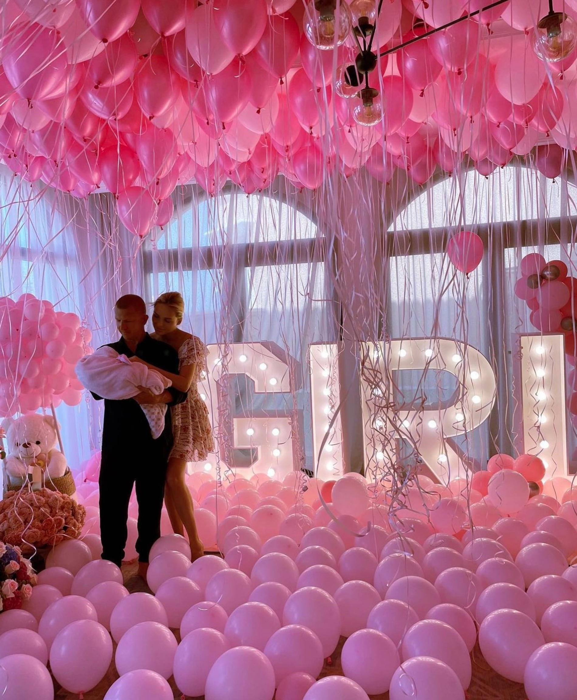 Ханна и Пашу с новорожденной дочкой
Фото: Инстаграм (запрещен в РФ)