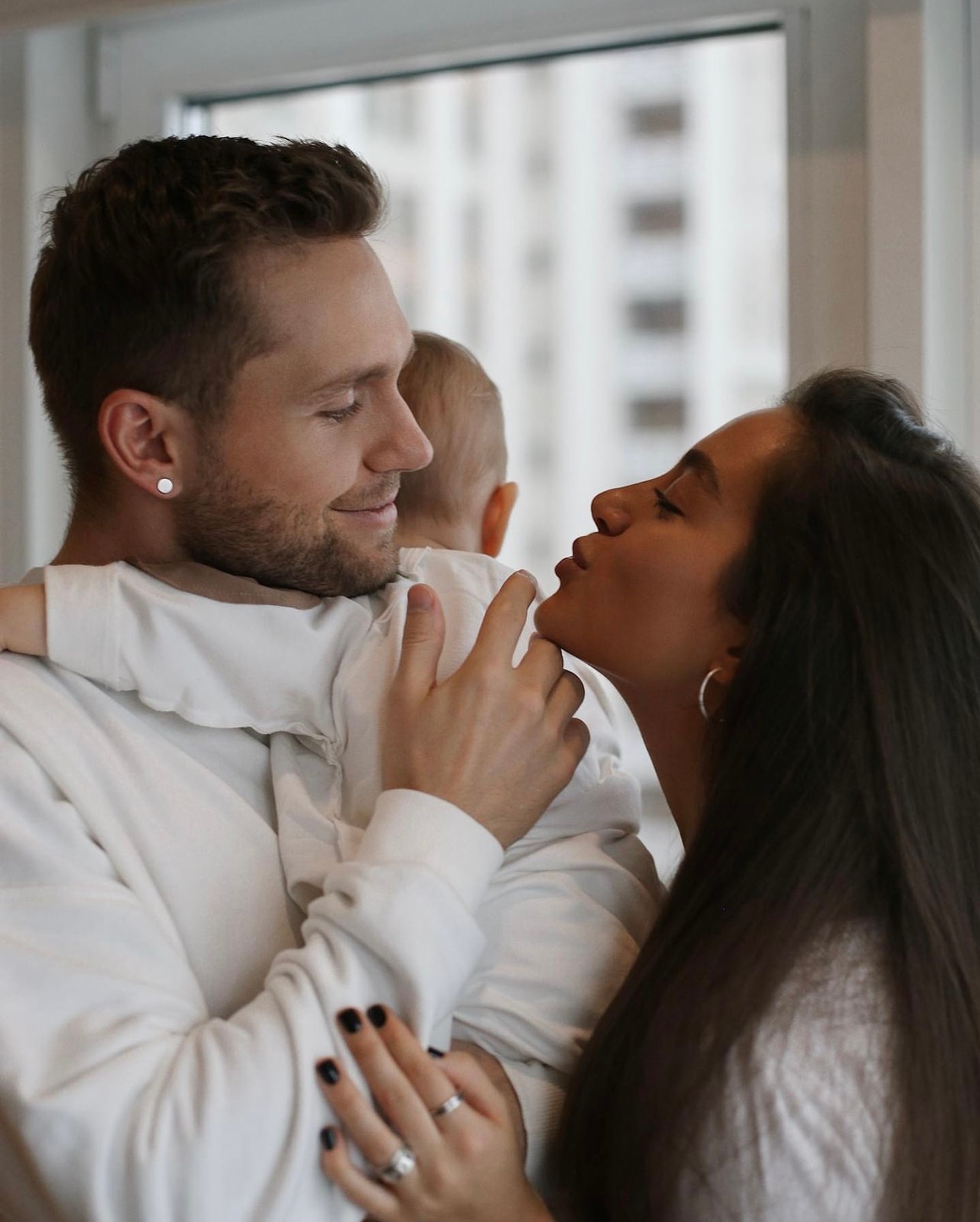 Влад Соколовский с возлюбленной Ангелиной и их сыном
Фото: Инстаграм (запрещен в РФ)