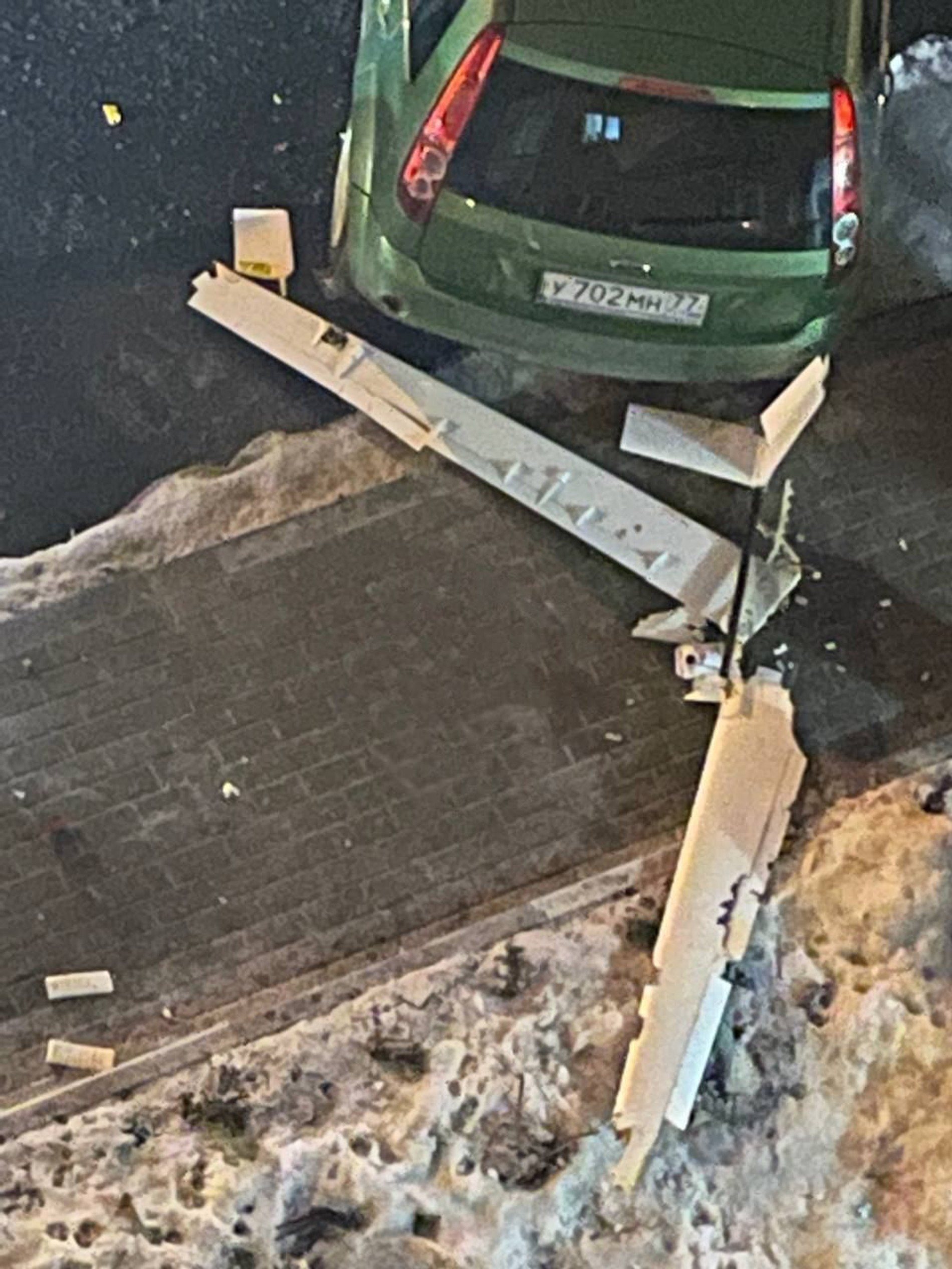 Последствия падения беспилотников в Белгороде
Фото: Mash