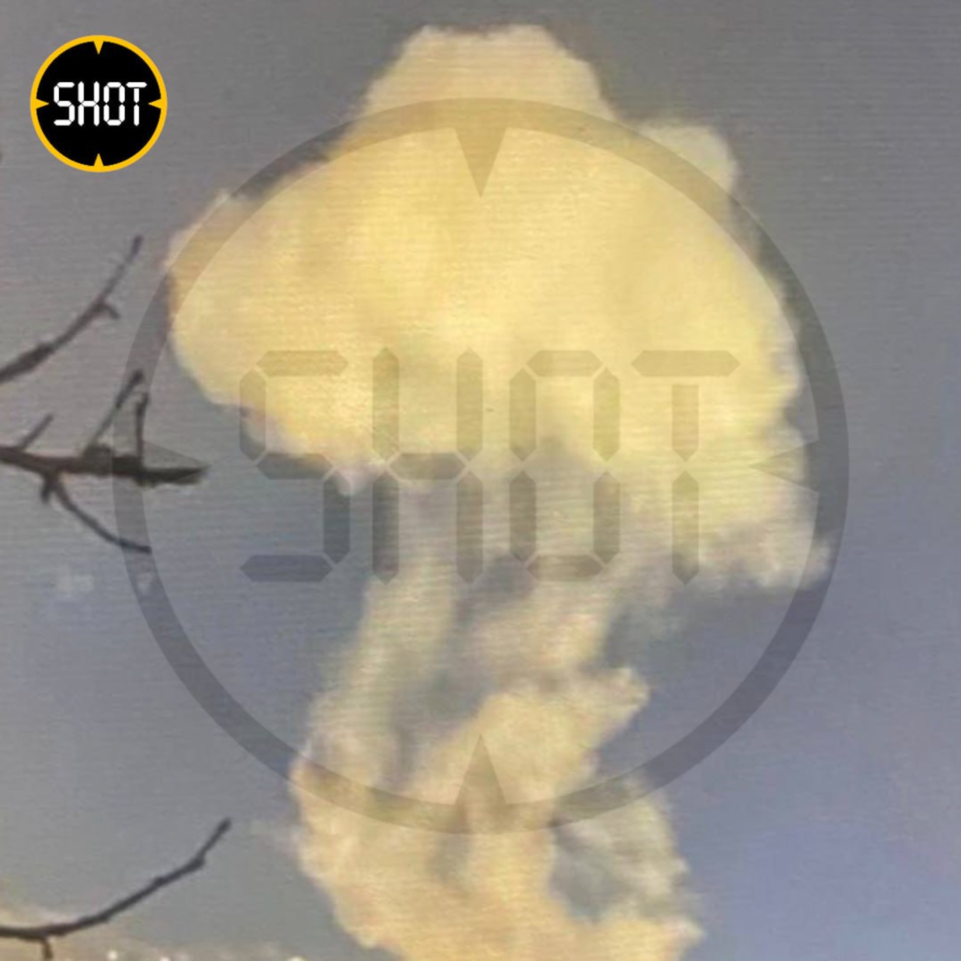 Кадры взрыва и пожара в результате атаки беспилотников в районе нефтебазы «Роснефти» в Туапсе
Фото: Shot