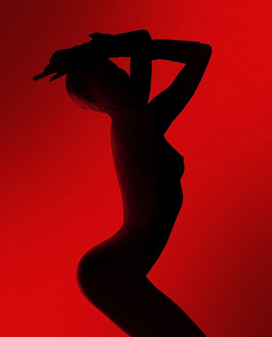 Агата Муцениеце в фотосессии для нового шоу в театре Crave
Фото: Инстаграм (запрещен в РФ) @cravemoscow