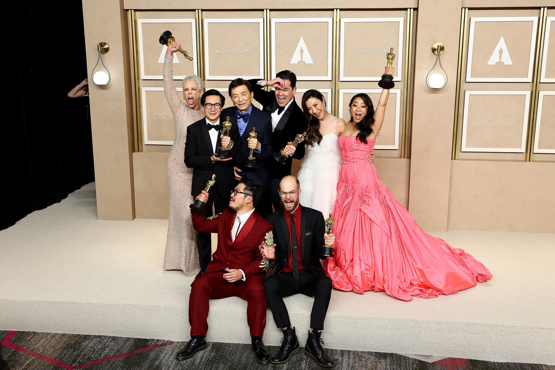 Создатели и актеры «Все везде и сразу»
Фото: Getty Images