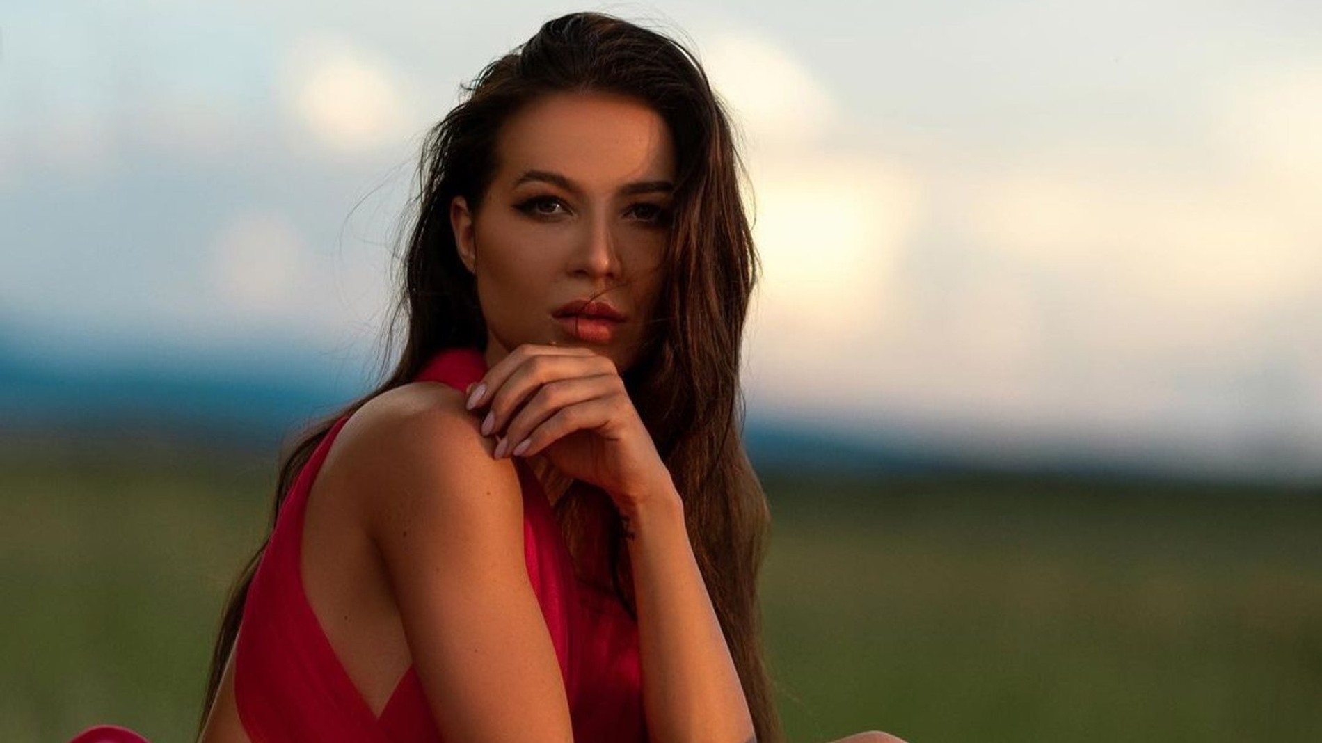 Лерчек опубликовала видео в слезах и рассказала, что случилось
