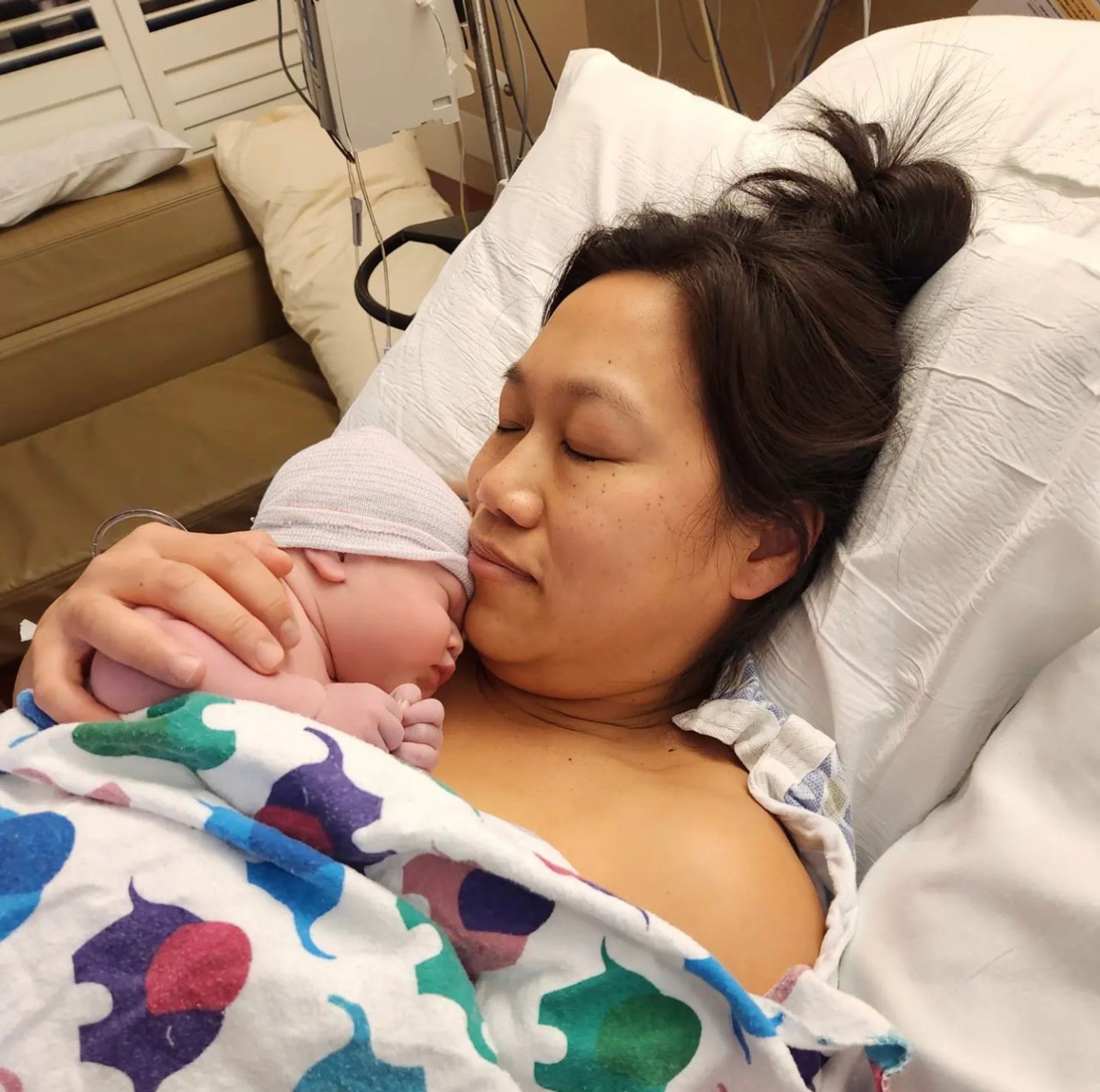 Жена бизнесмена Присцилла Чан с новорожденной дочкой
Фото: Инстаграм (запрещен в РФ) @zuck