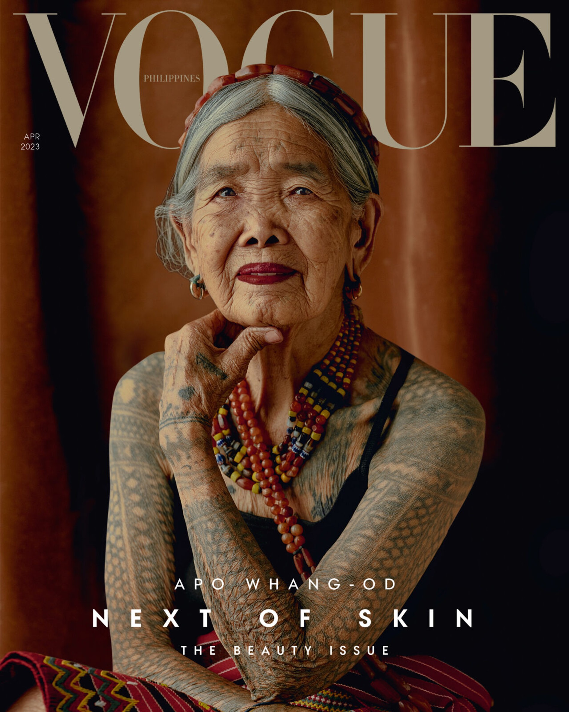 106-летняя Апо Ванг-Од на обложке журнала Vogue Philippines
Фото: Artu Nepomuceno