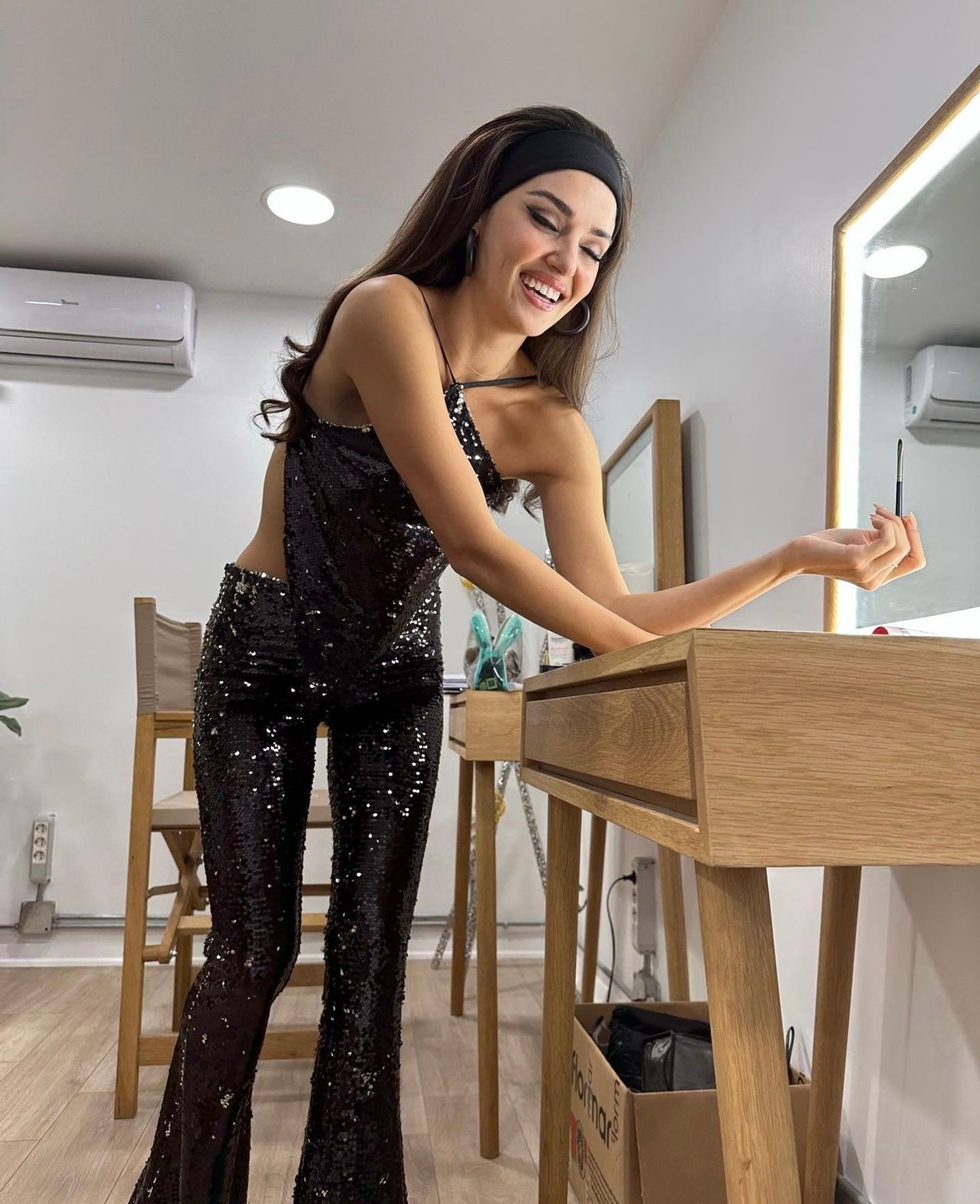 Новые фото Ханде Эрчел
Фото: Инстаграм (запрещен в РФ) @handemiyy