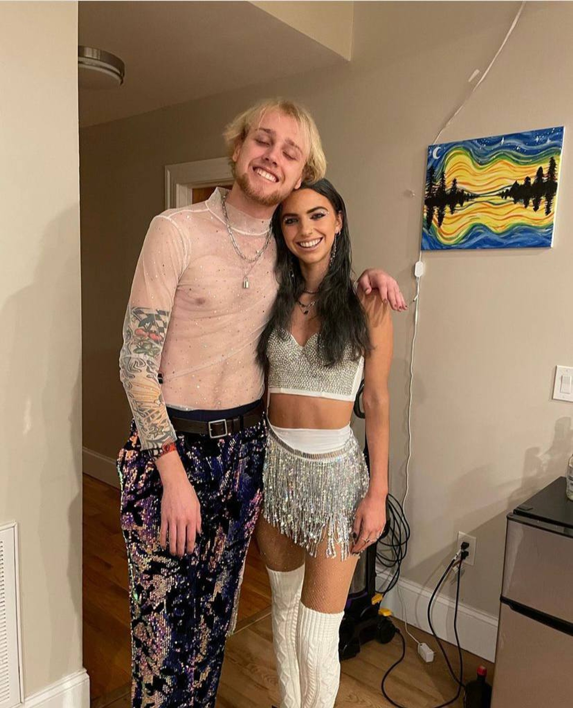 Лукас Портман и Зое Коулман в образах Machine Gun Kelly и Меган Фокс на Хеллоуин
Фото: Инстаграм (запрещен в РФ) @lucas_portman