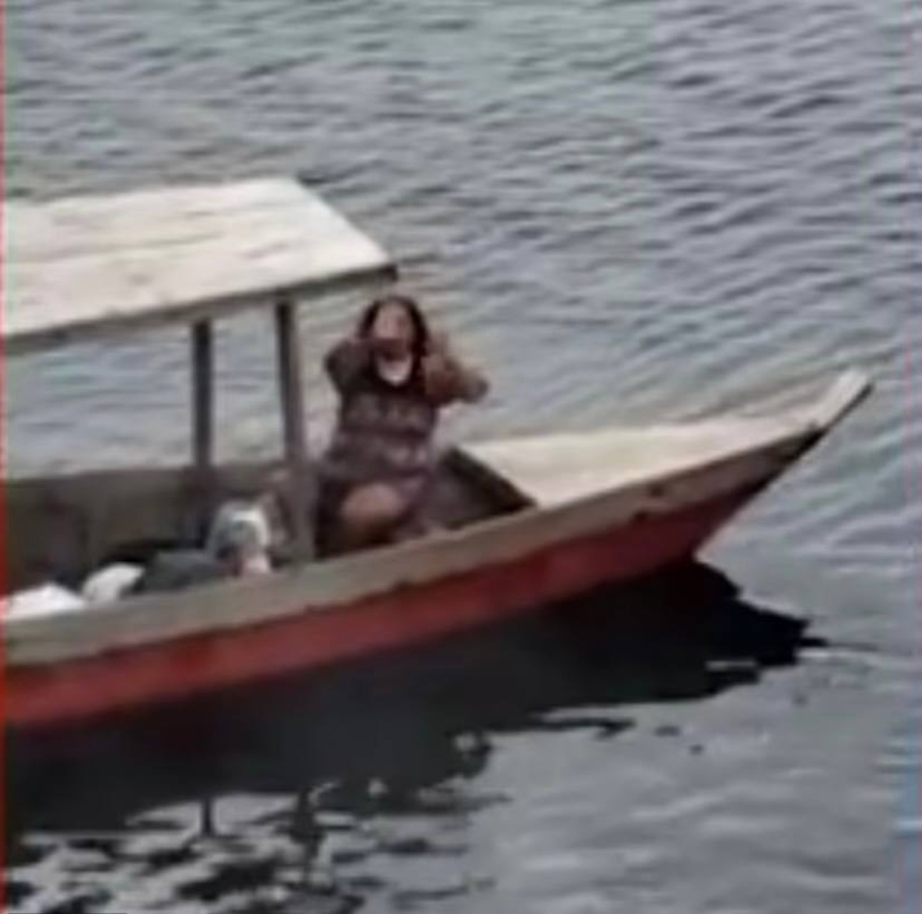 Мария зовет на помощь
Фото: Daily Mail