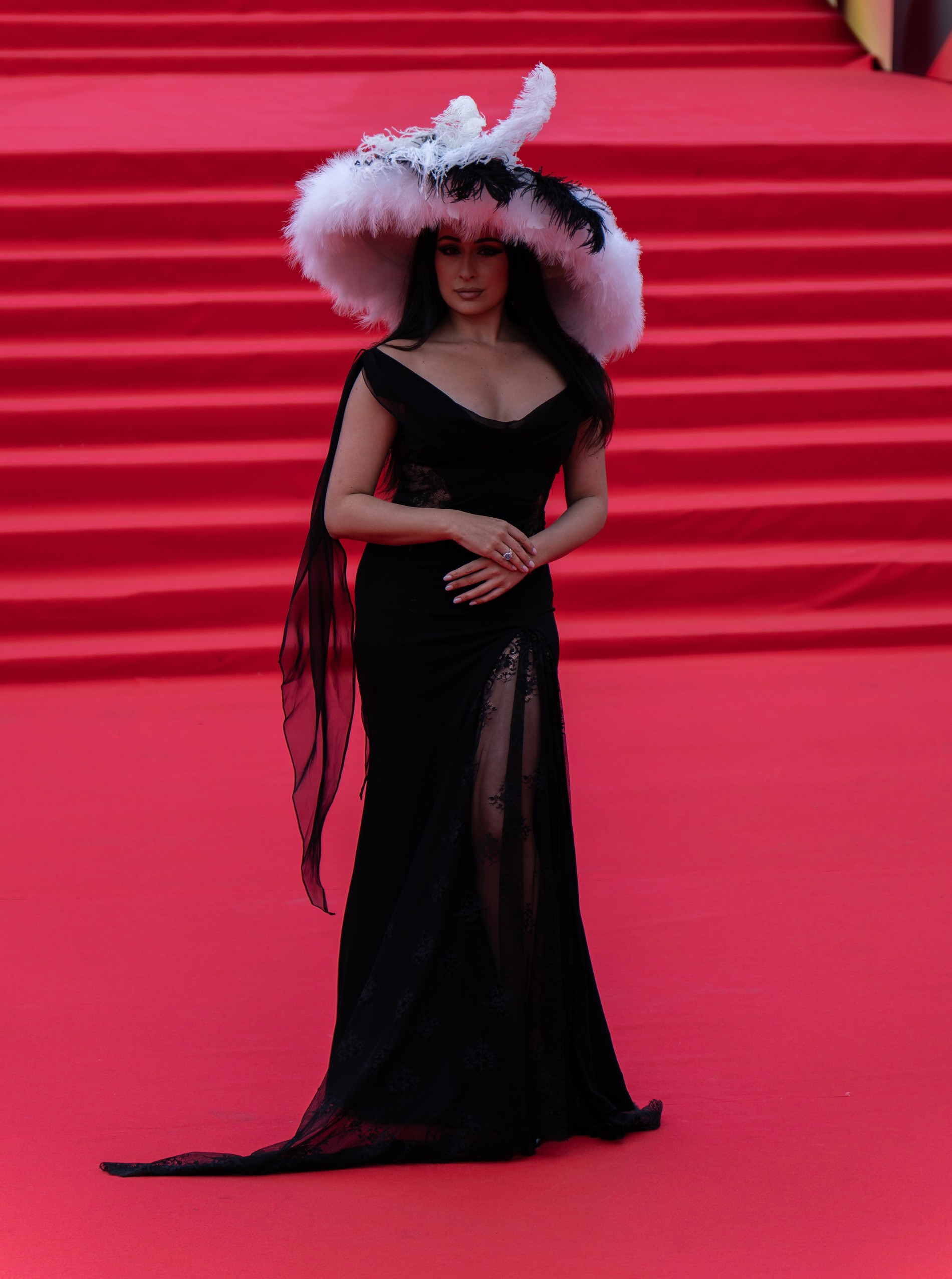 Гостья ММКФ на красной дороже. Фото: Super.ru / Полина Егорова