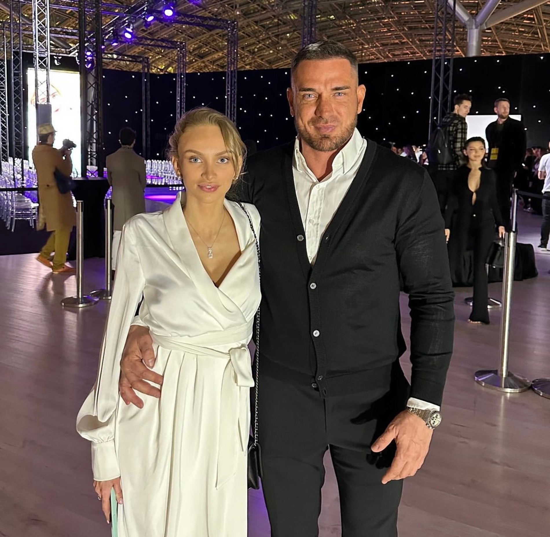 Новое фото Курбана Омарова с возлюбленной Валерией, которое захейтили в Сети
Фото: Инстаграм* @zimamoscow