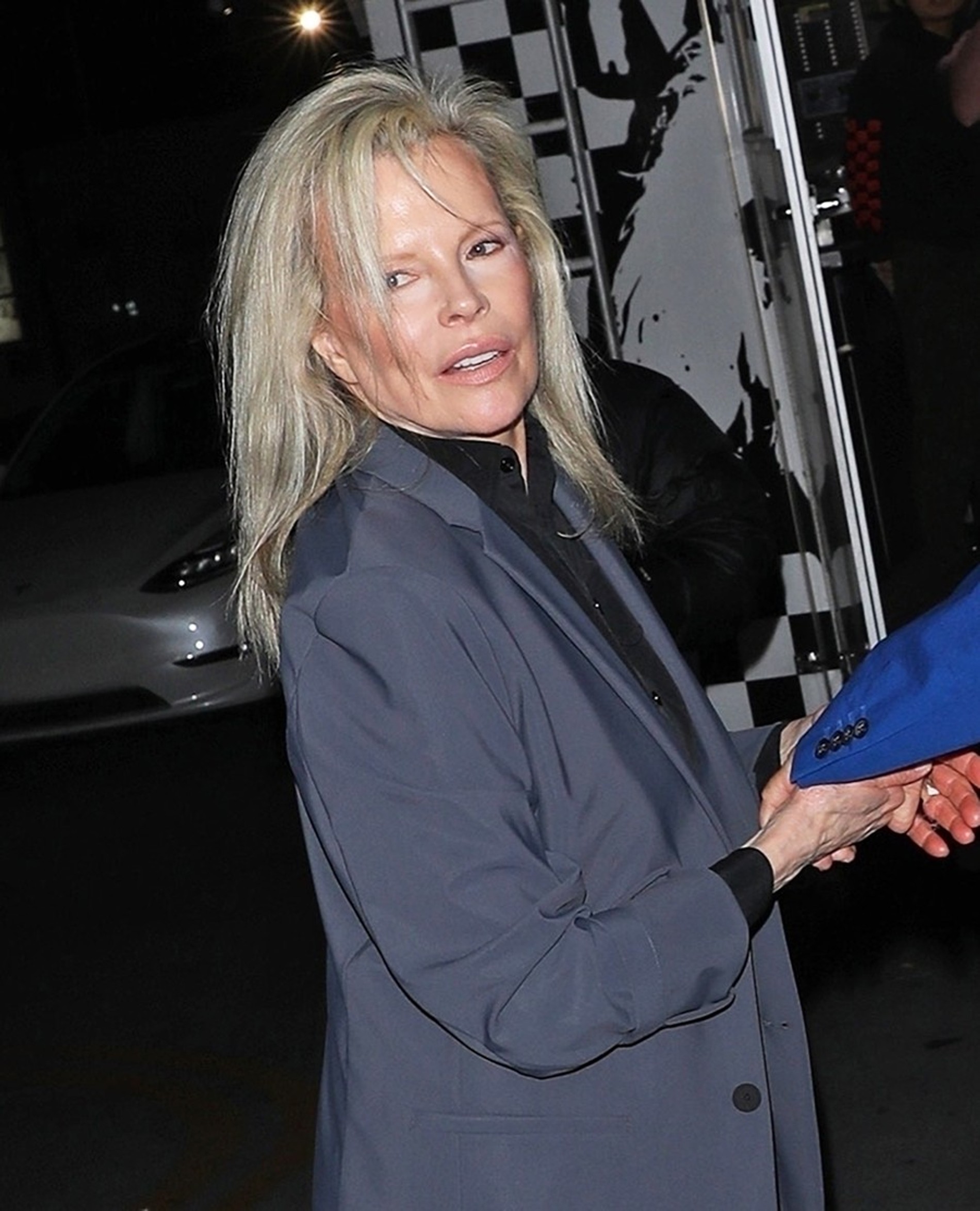 Ким Бейсингер на вечеринке беременной дочери в честь ее будущего ребенка
Фото: HEDO / BACKGRID