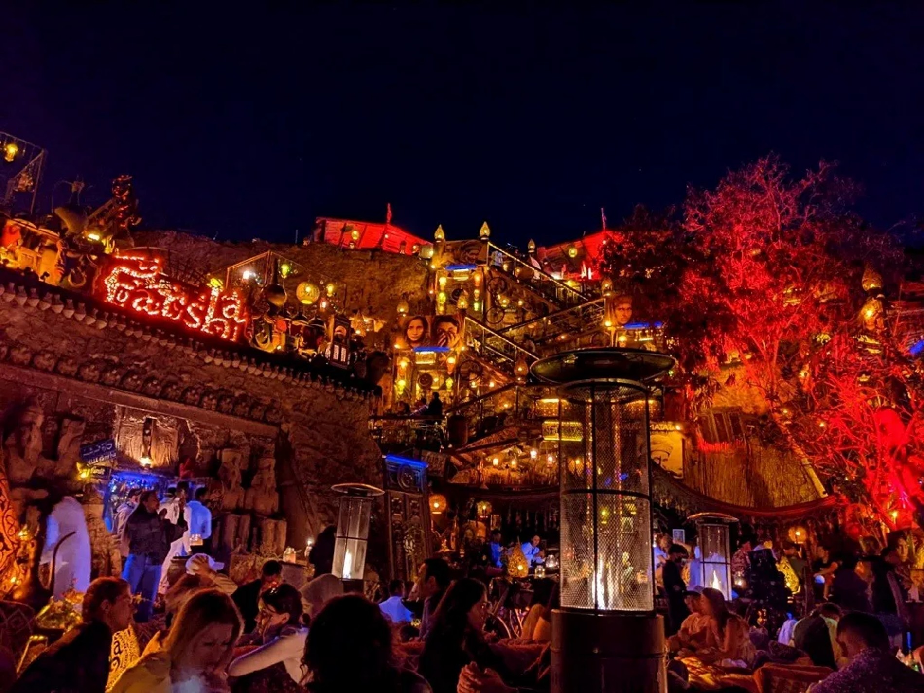 Кафе Farsha в бухте Рас-Ум-Сид
Фото: Pinterest