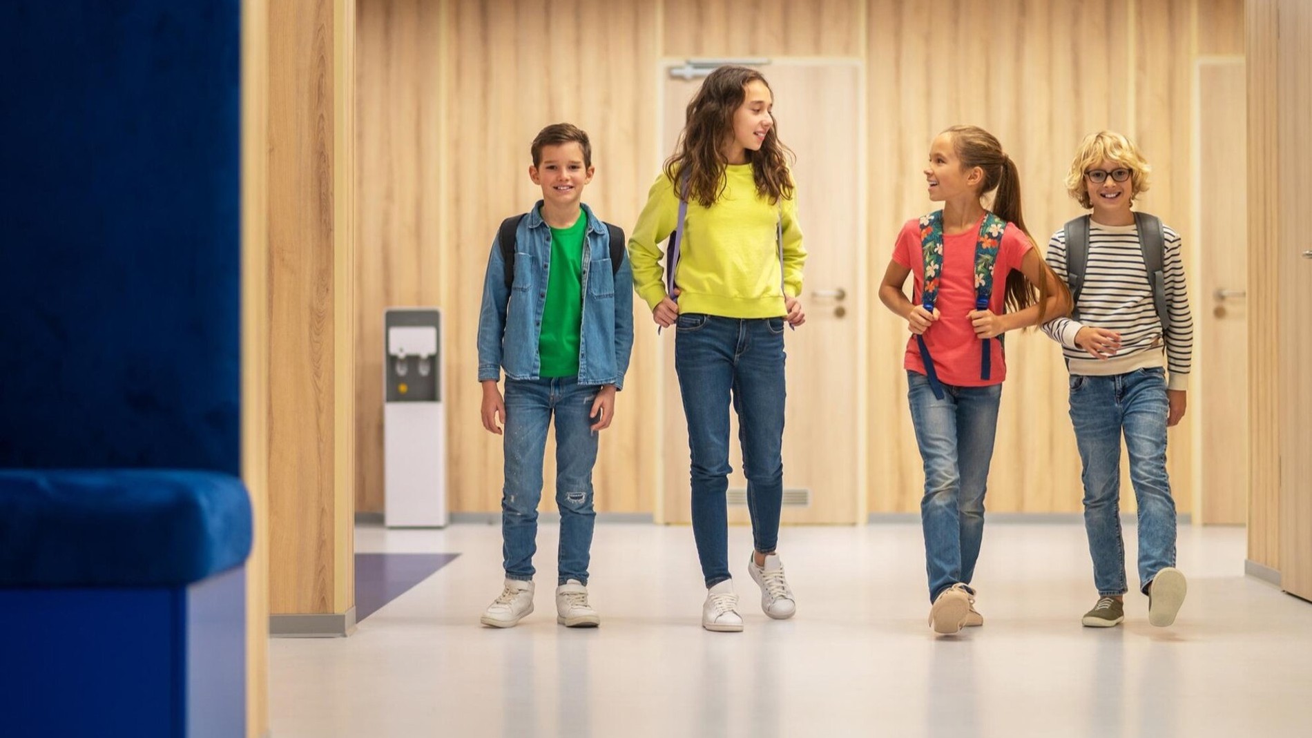 Семь детей упали в обморок на школьной линейке