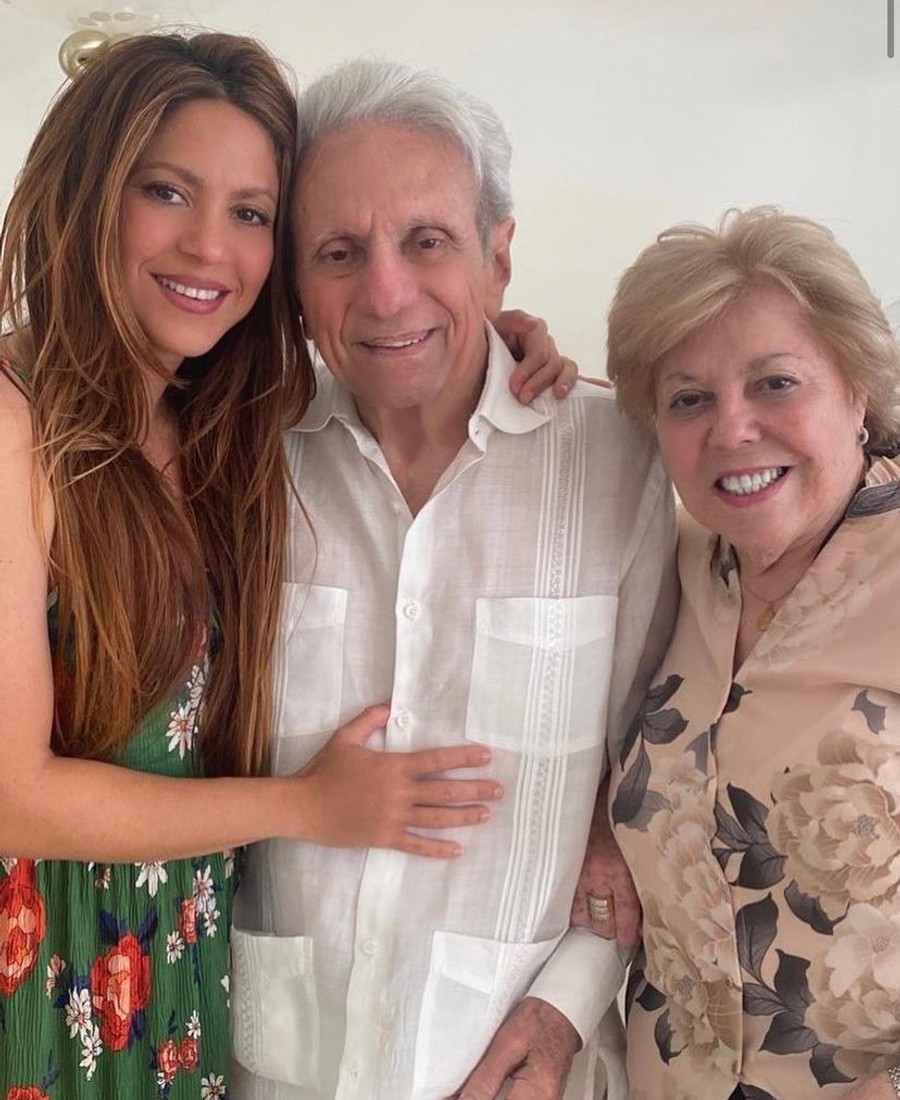 Шакира со своими родителями
Фото: Твиттер