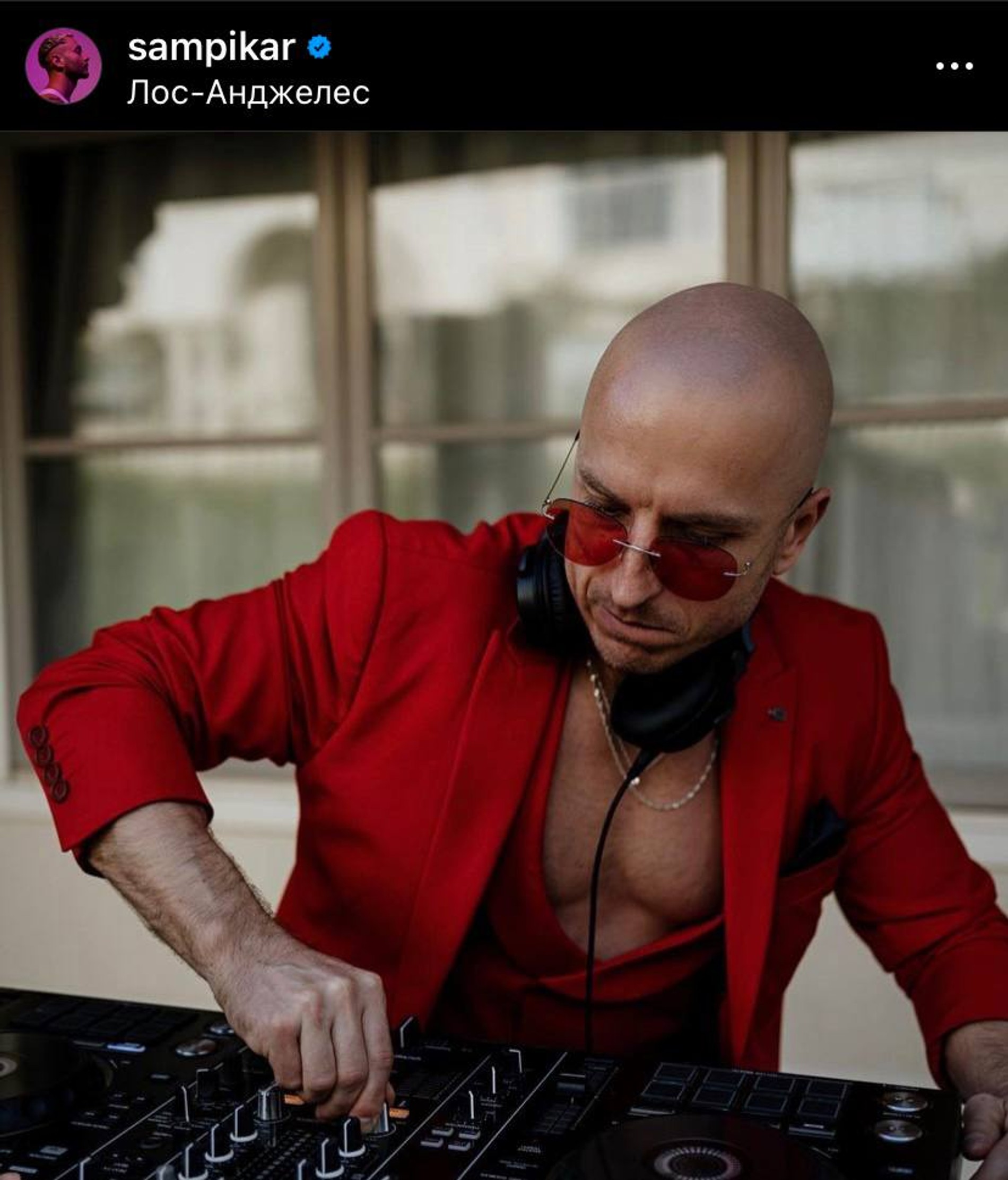 Фото двойника Дмитрия Нагиева на вечеринке Сэма Пикара в Лос-Анджелесе. Источник: Инстаграм (запрещен в РФ) / sampikar