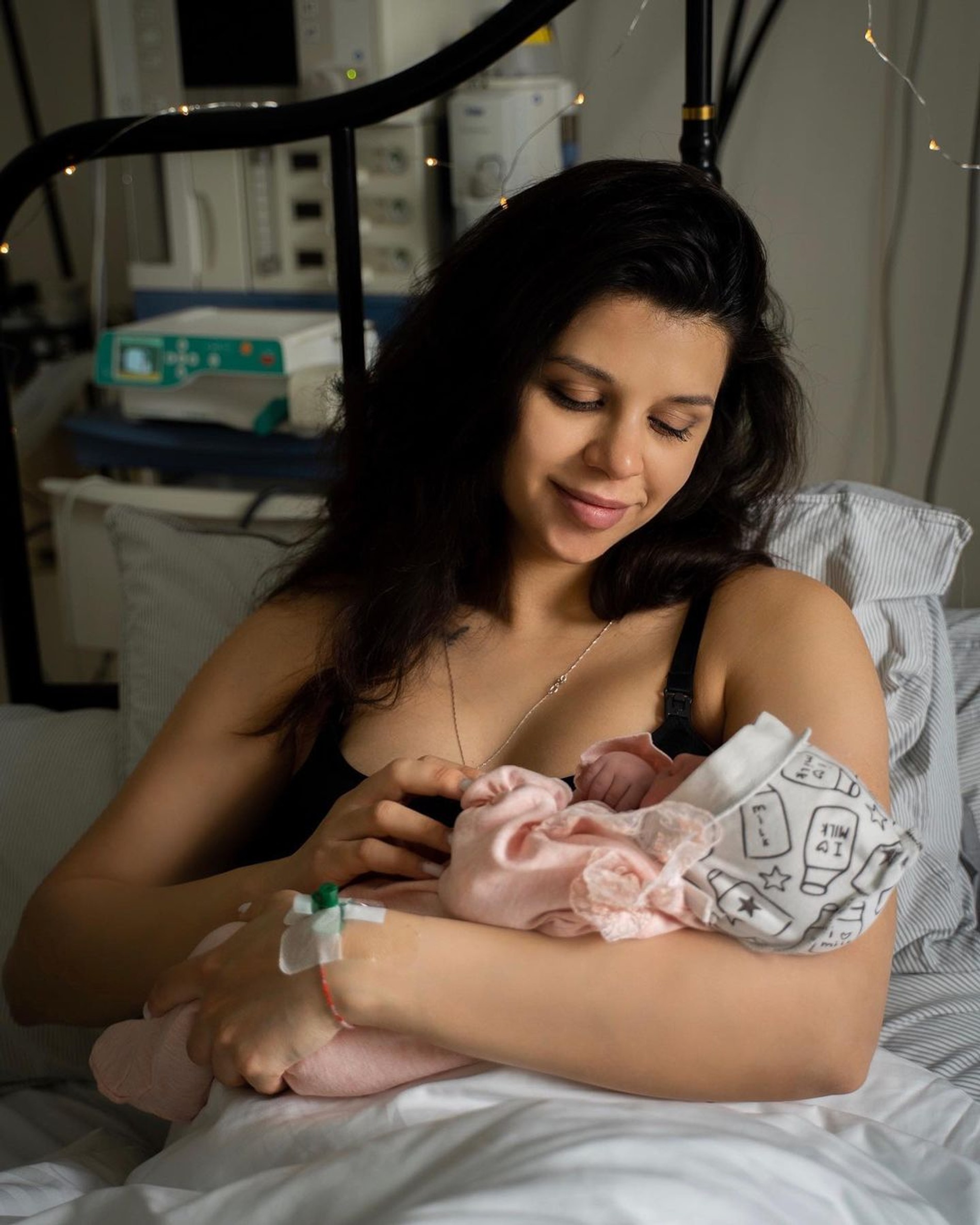 Алиана Устиненко с дочерью Микаэллой
Фото: Инстаграм (запрещен в РФ) / @aliana1001