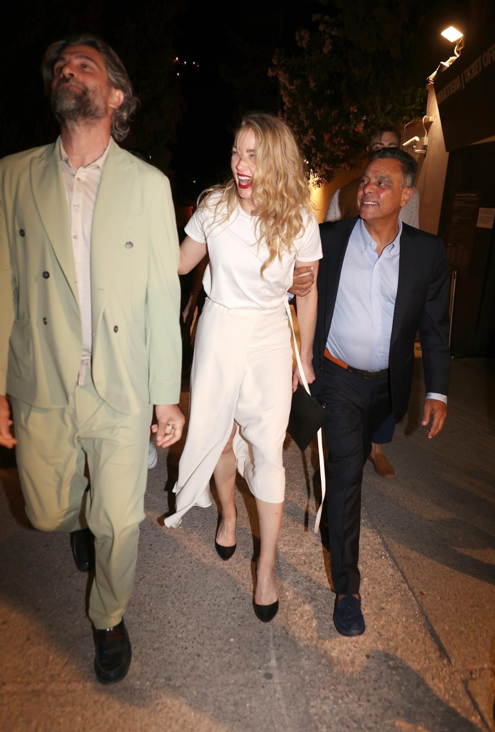 Эмбер Херд и Лука Кальвани (слева)
Фото: Cobra Team / BACKGRID