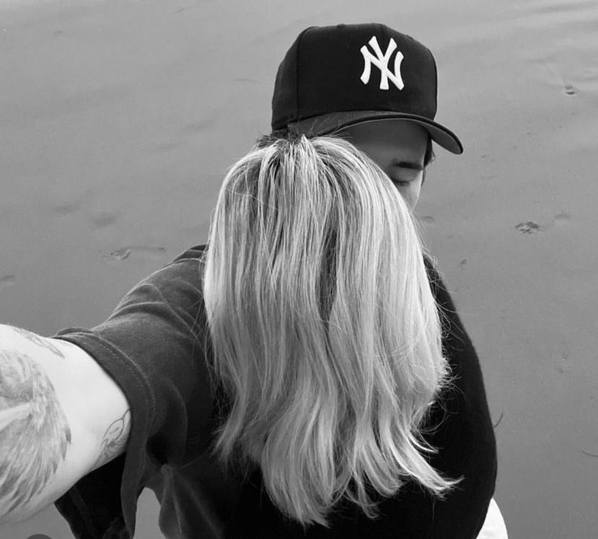 Свой пост Бруклин проиллюстрировал трогательным селфи
Фото: Инстаграм (запрещен в РФ) @brooklynpeltzbeckham