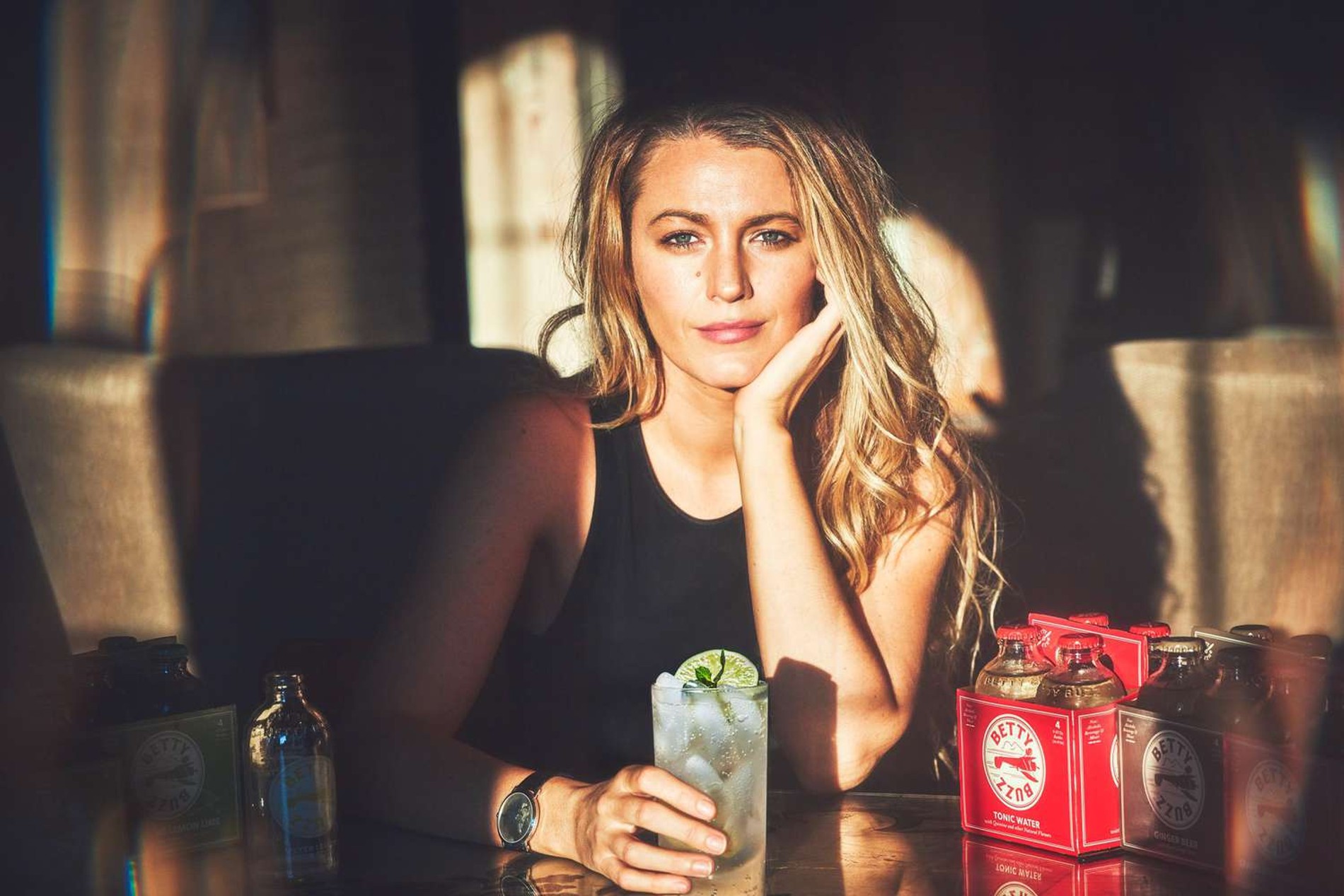 Блейк Лайвли в рекламе своих безалкогольных лимонадов
Фото: архив пресс-служб