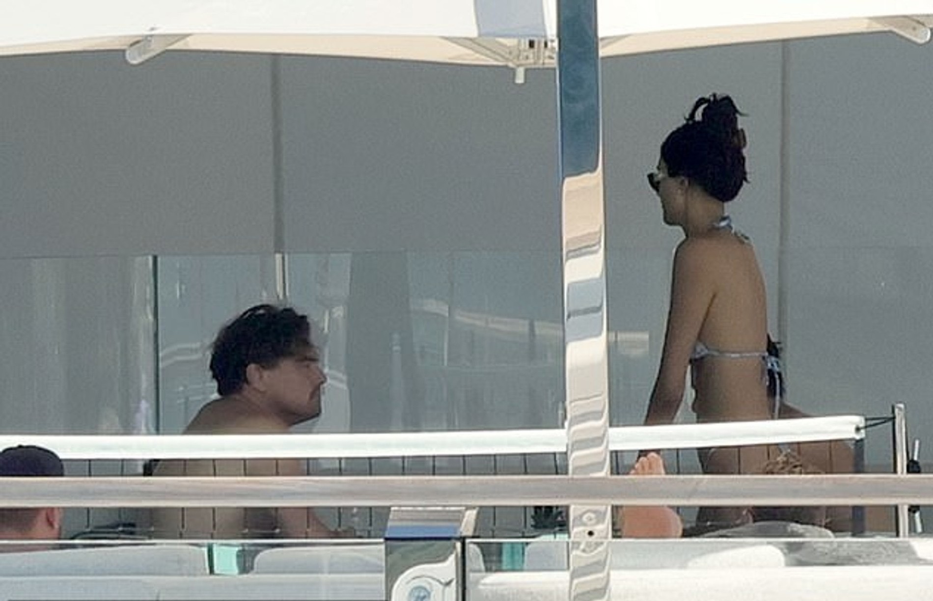 Нилам и Лео на яхте у берегов Сардинии. Фото: Daily Mail