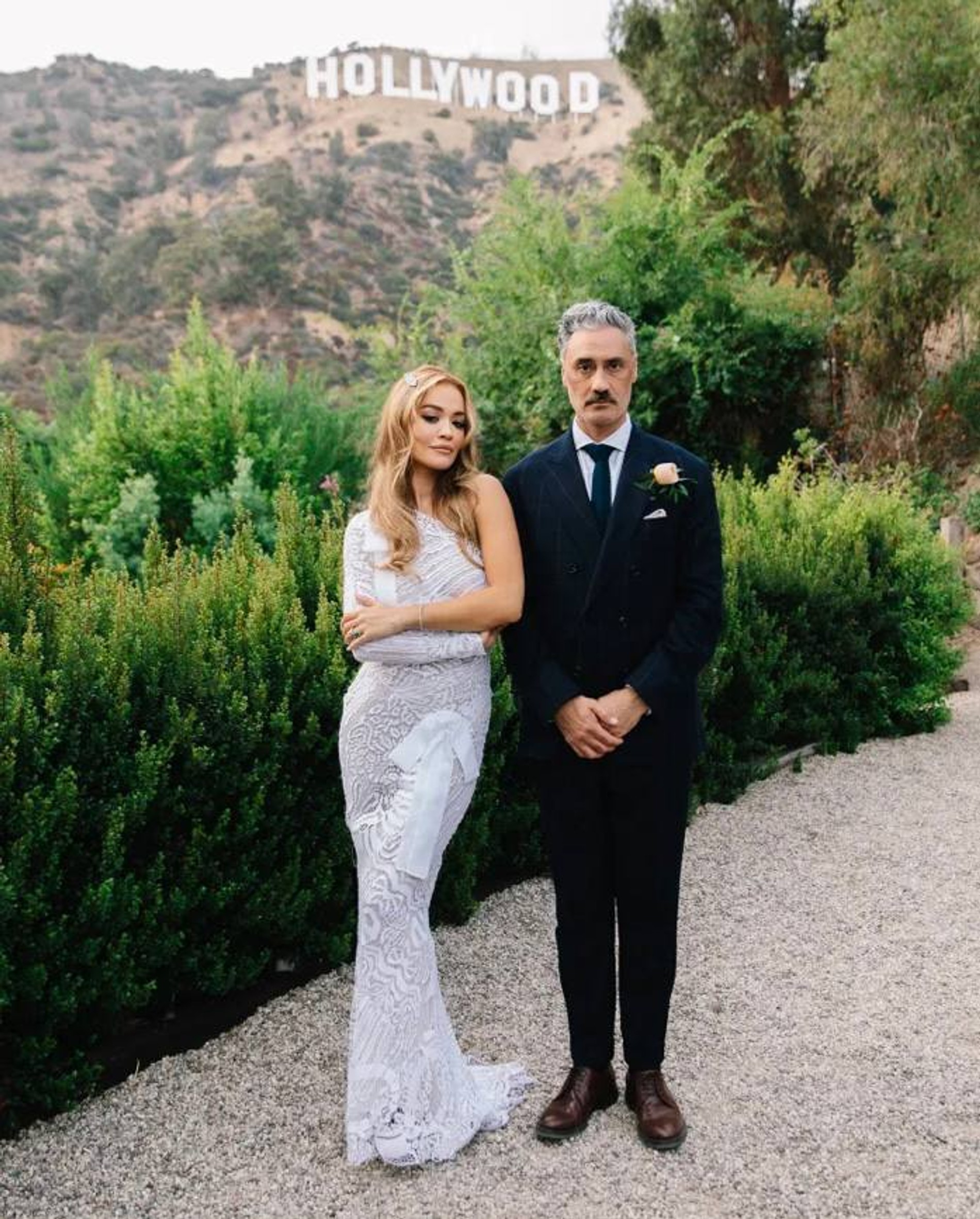 Рита Ора и Тайка Вайтити. Фото: Vogue