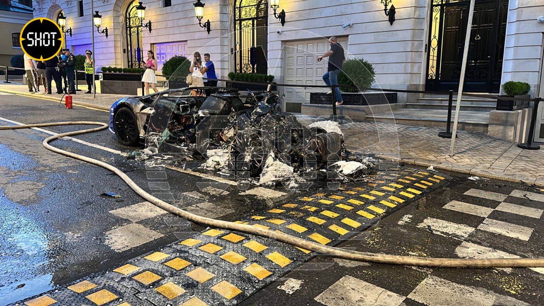 Все, что осталось от автомобиля. Фото: телеграм-канал Shot