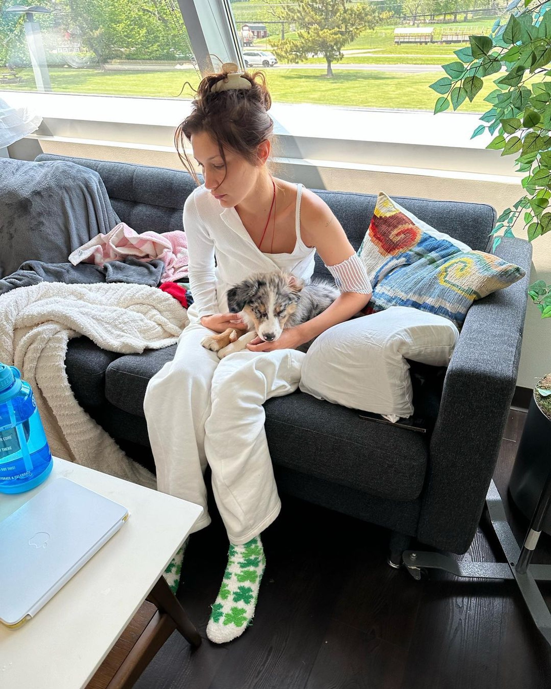 Модель во время лечения. Фото: Инстаграм* @bellahadid