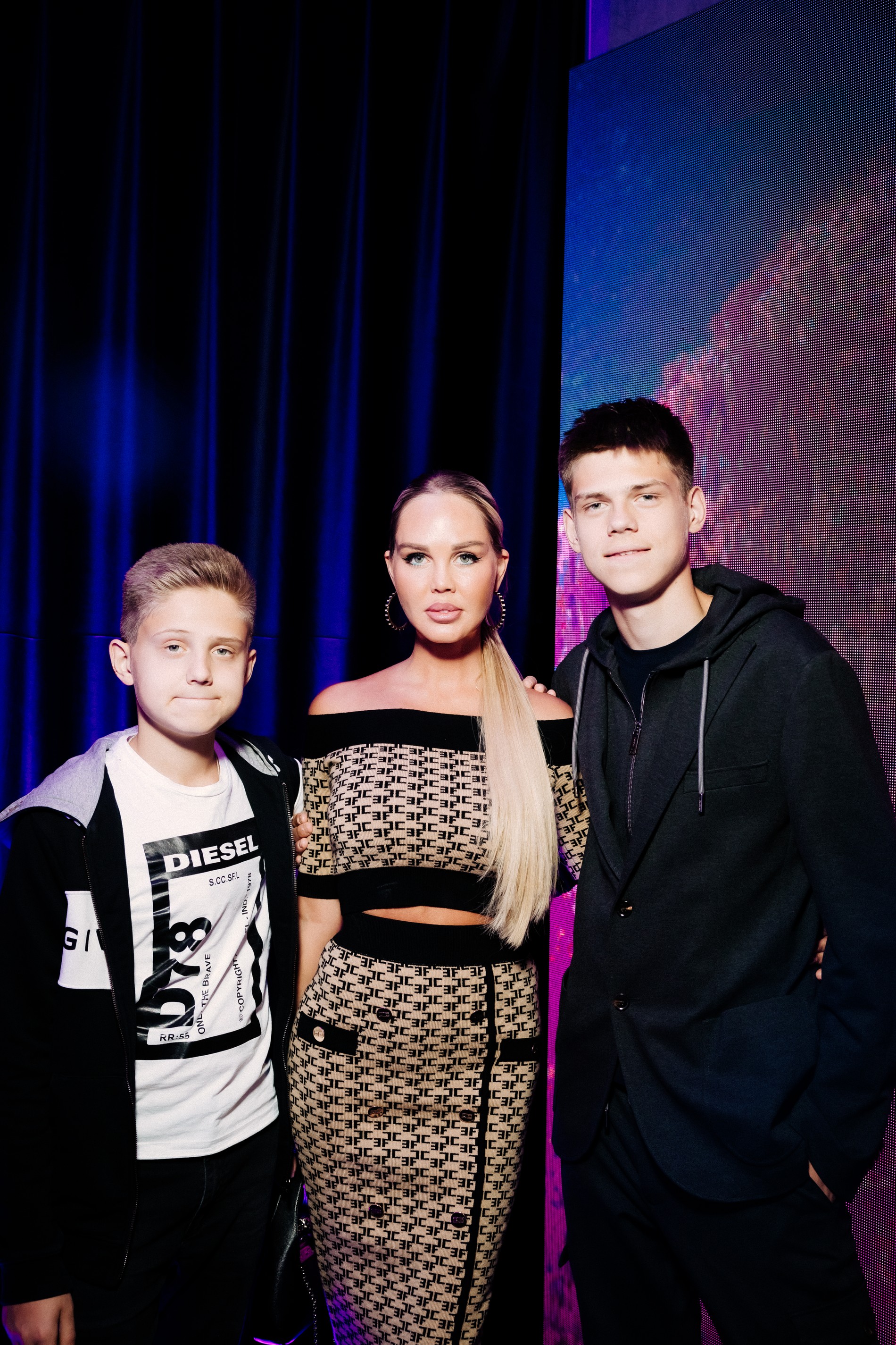 Мария Погребняк с детьми. Фото: пресс-служба Оkkо