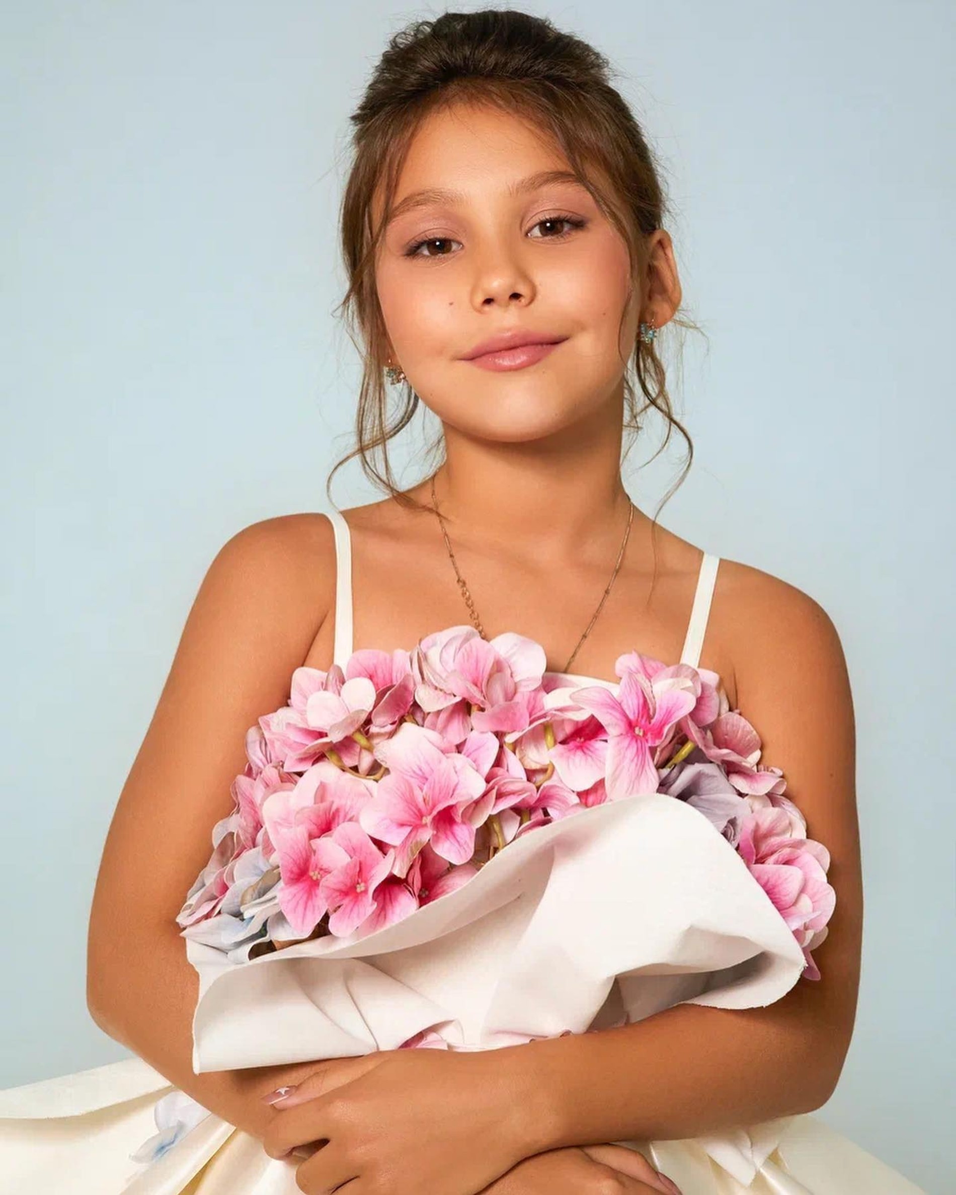 Лея в праздничной фотосессии. Фото: Инстаграм (запрещен в РФ) @samoylovaoxana