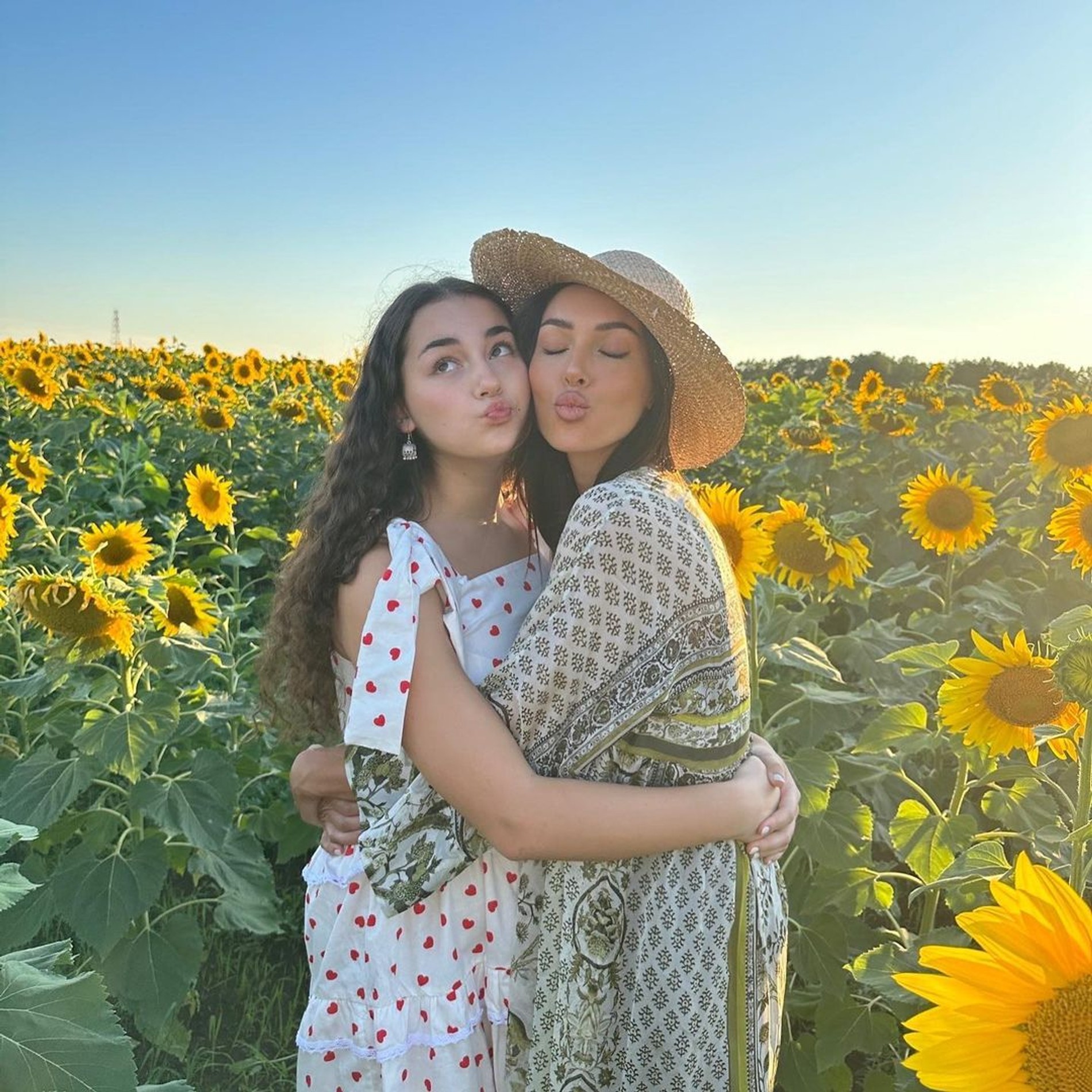 Алсу с дочерью Сафиной. Фото: Инстаграм* @alsou_a