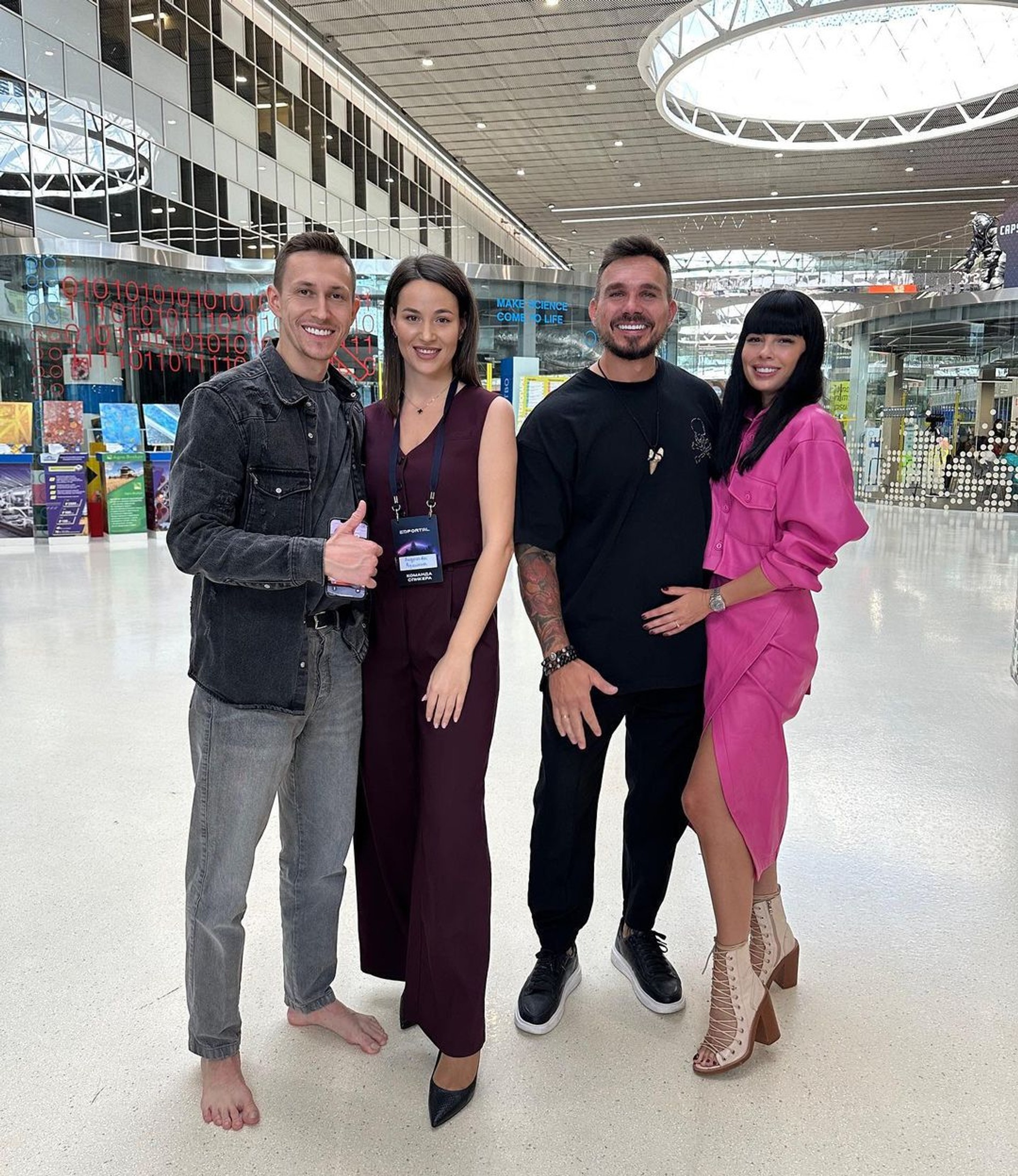 Нелли Ермолаева в компании супруга и бывшего мужа. Фото: Инстаграм* @ermolaevanelly