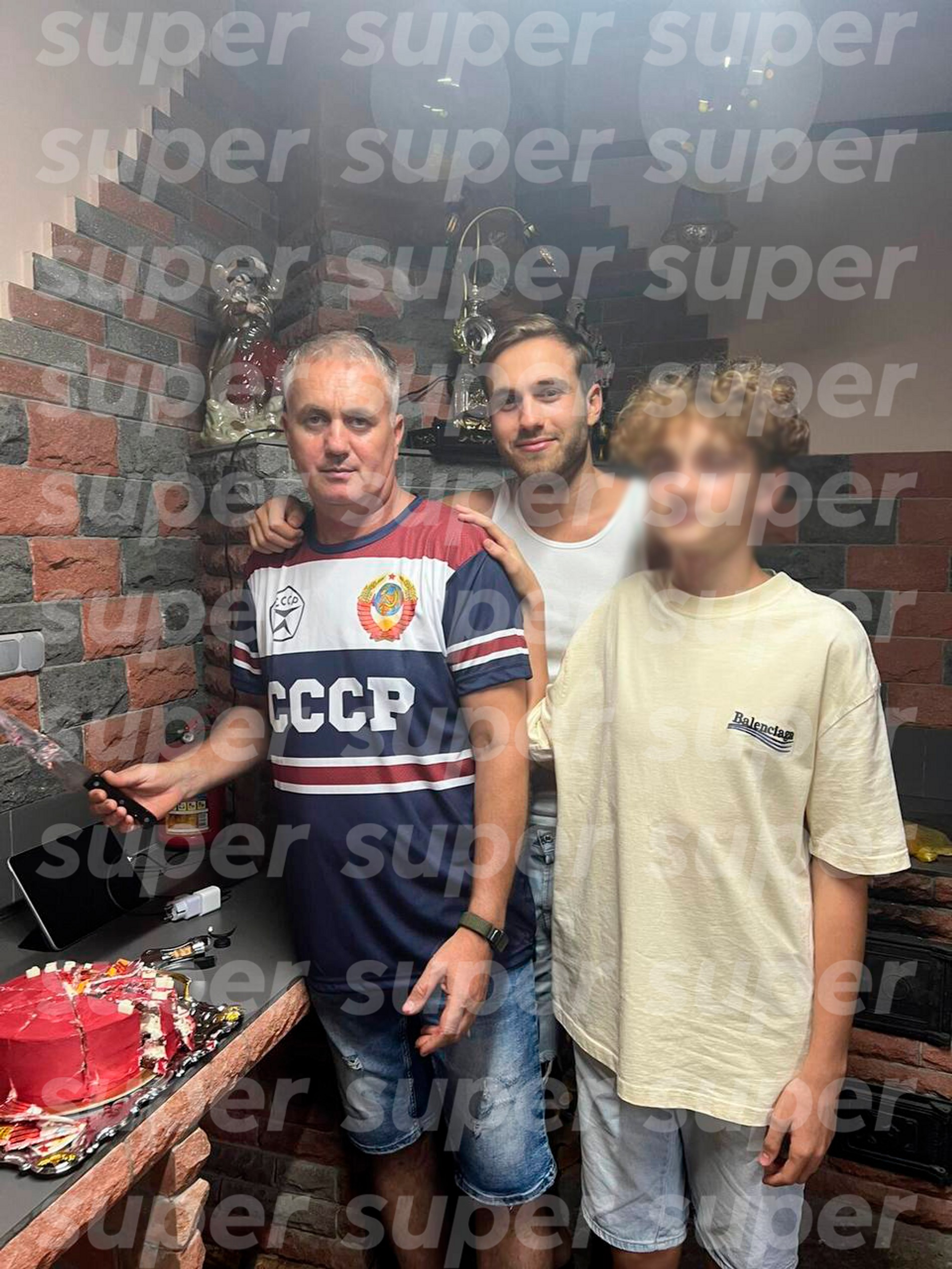 Александр Поверин с папой. Фото: Одноклассники