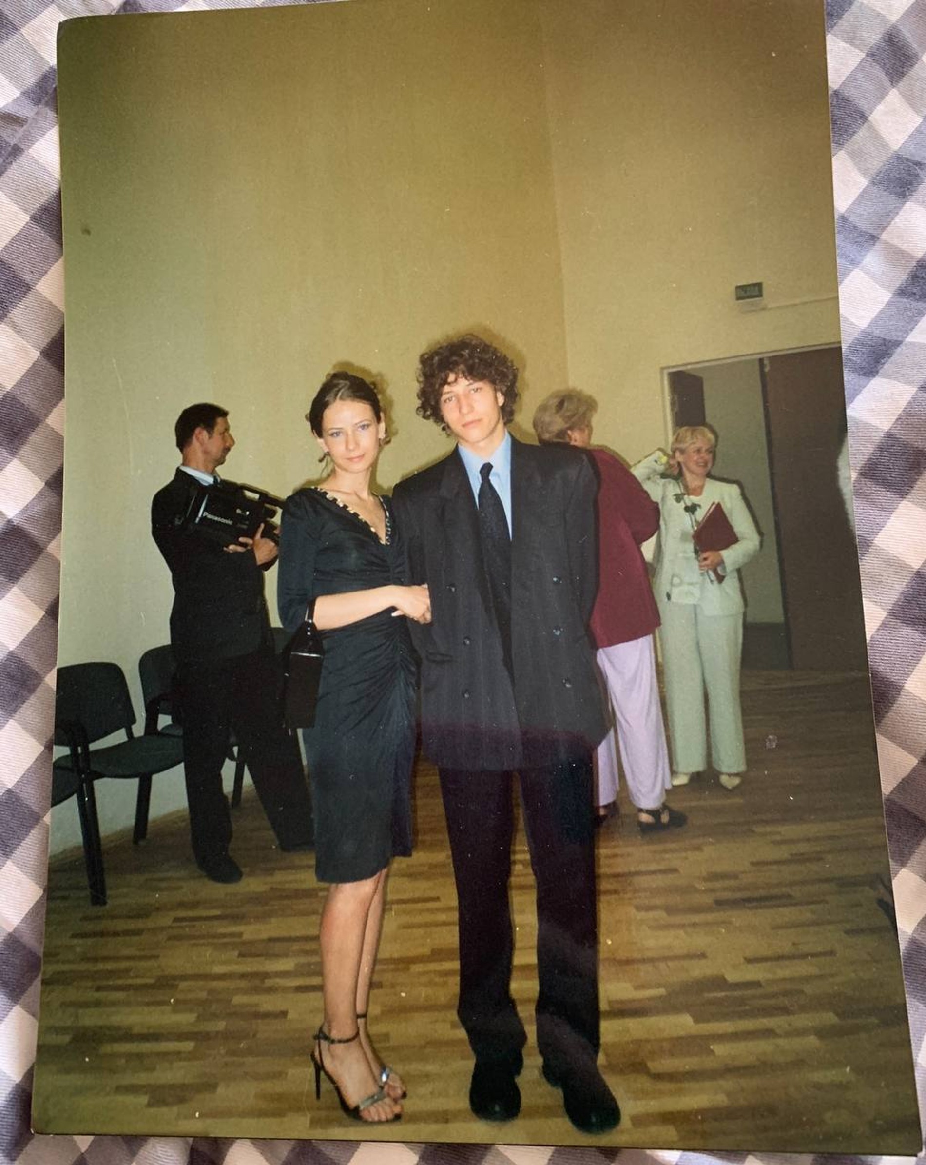 Айза-Лилуна Ай на выпускном. Фото: Telegram @aizalovesyou