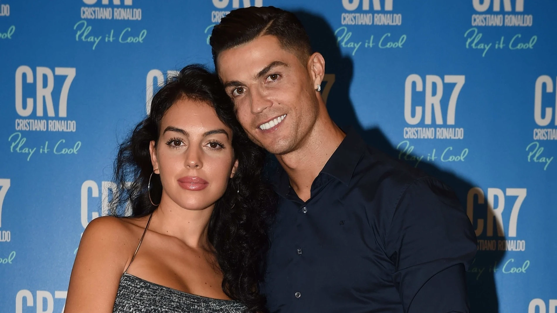 Izlash c.ronaldo xotini bilan sex