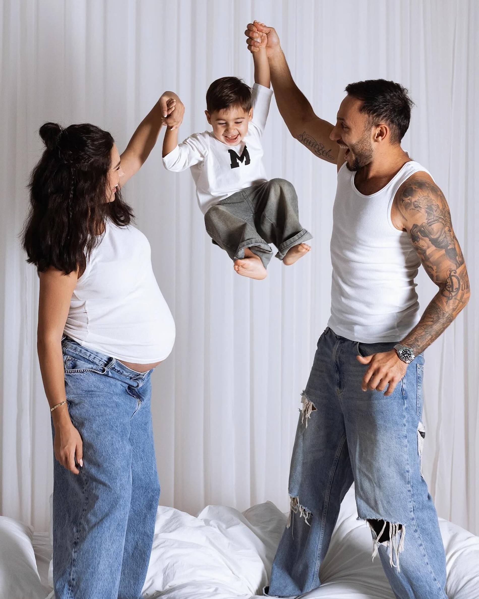 Ирина Пинчук и Арай Чобанян с сыном Давидом. Фото: Инстаграм*