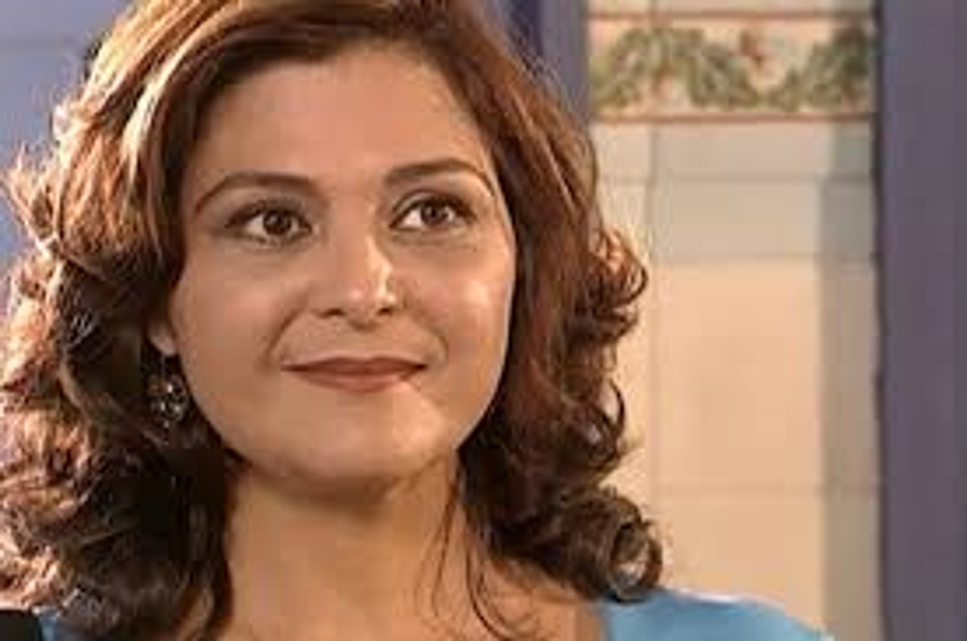 Элизанжела в роли Ноэмии