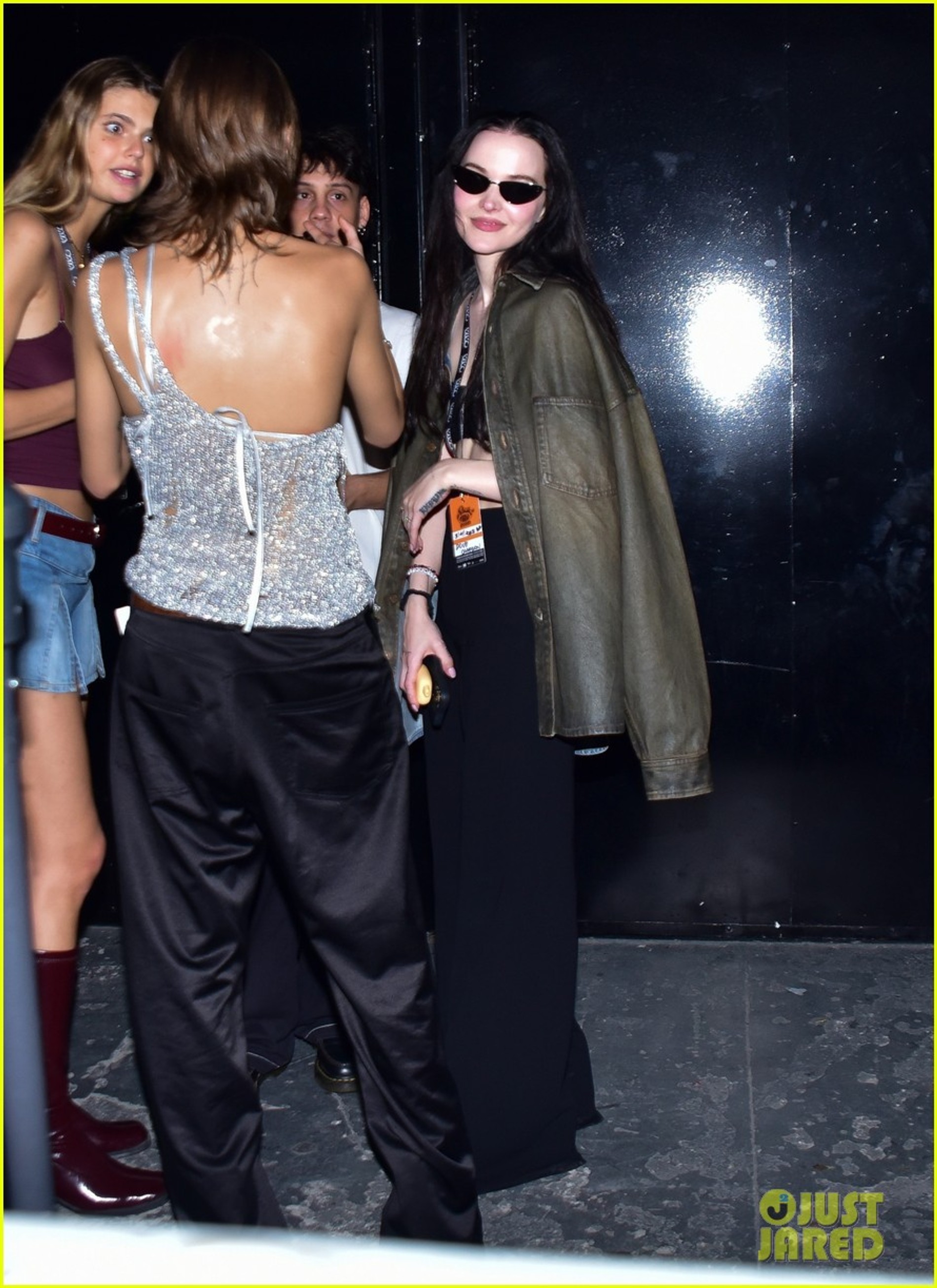 Дав Камерон (справа) на бэкстейдже концерта Maneskin. Фото: JustJared