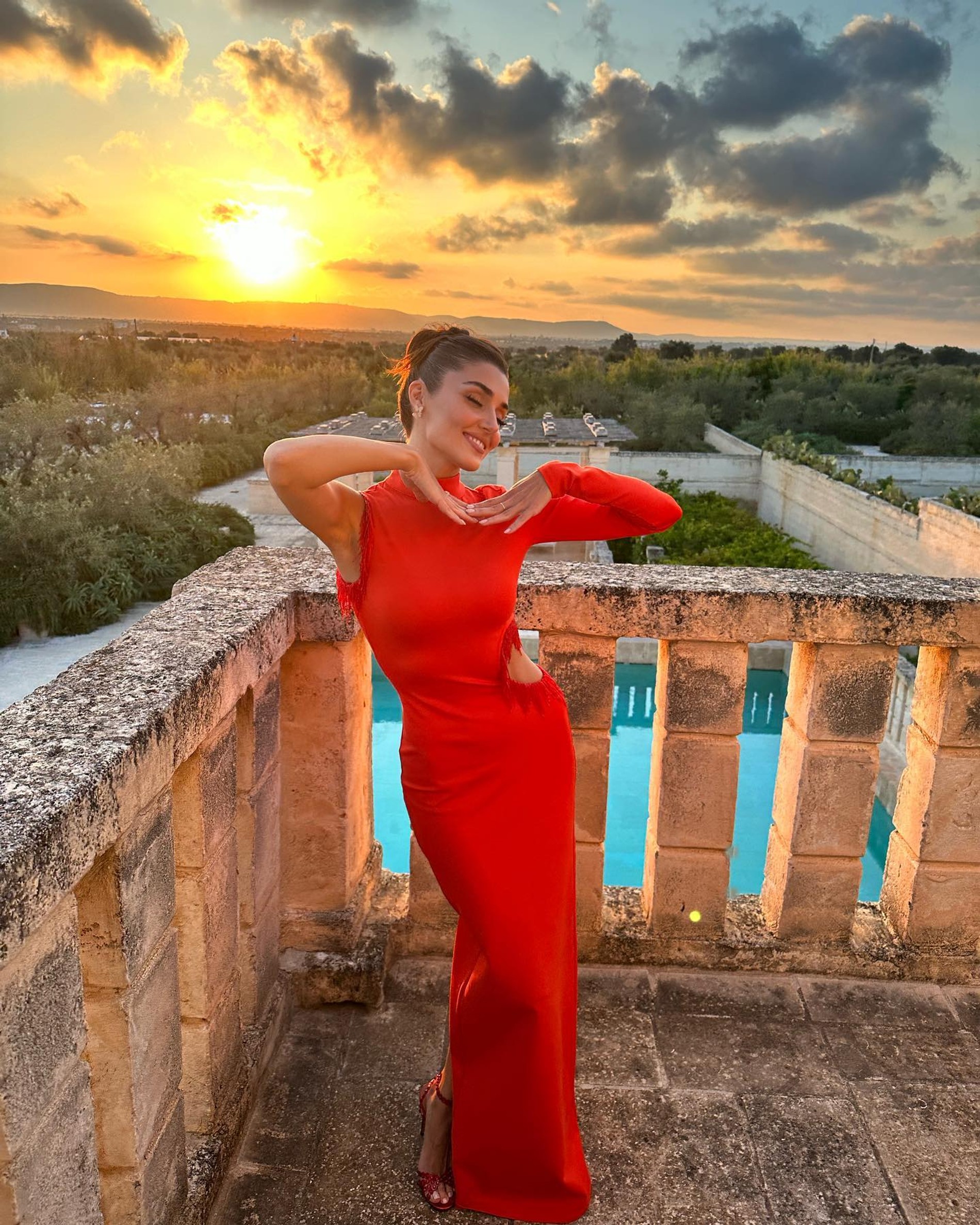 Ханде Эрчел. Фото: Инстаграм (запрещен в РФ) / @handemiyy
